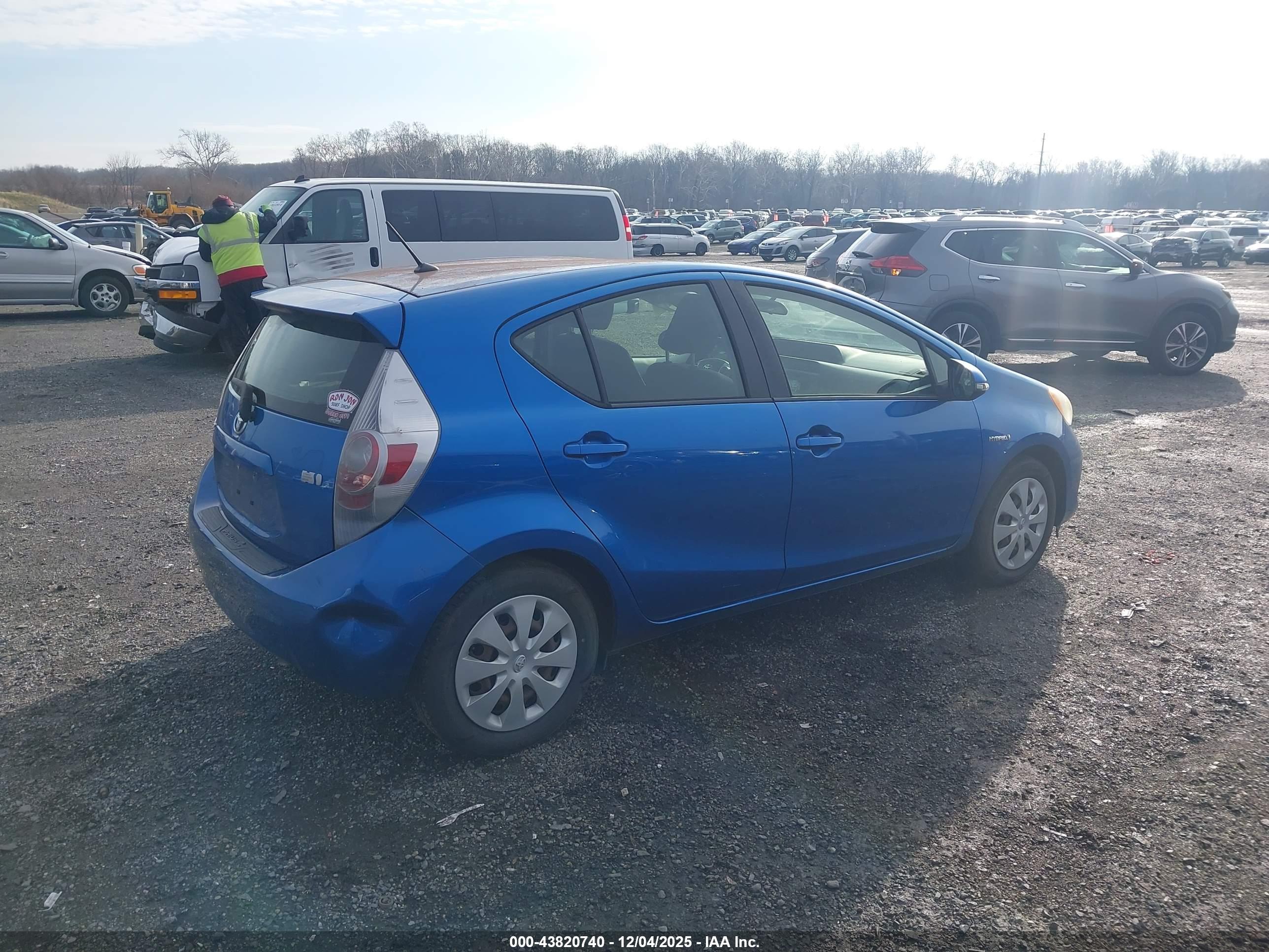 TOYOTA PRIUS image 4