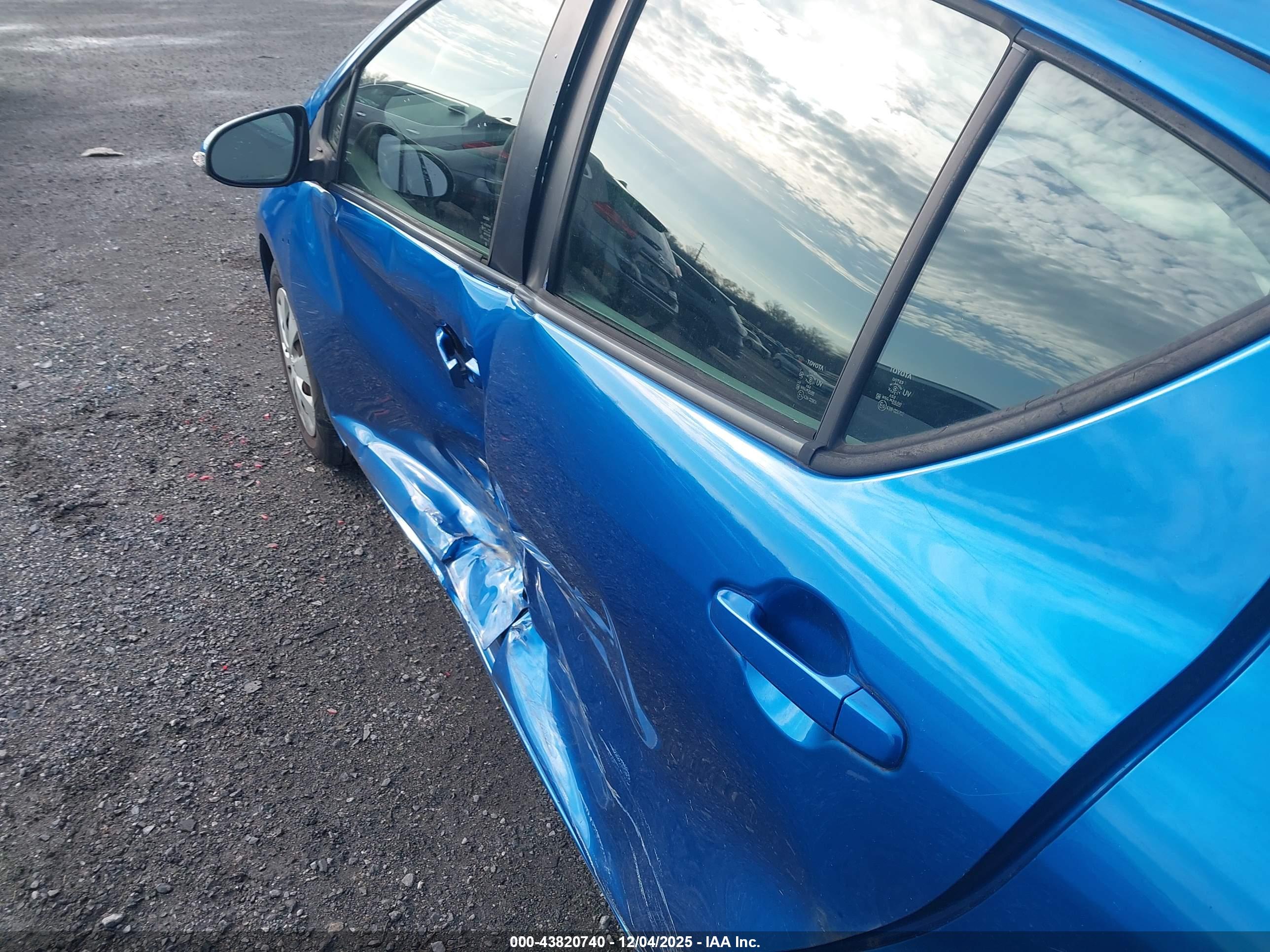 TOYOTA PRIUS image 6