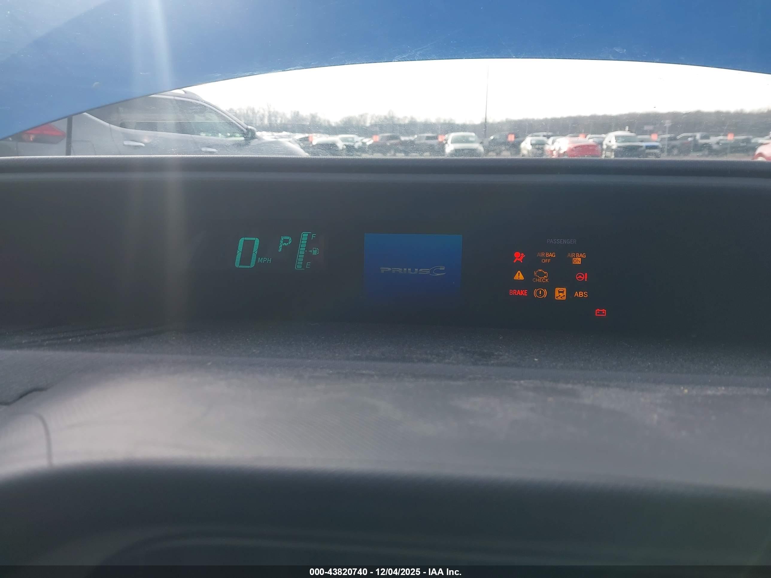 TOYOTA PRIUS image 7