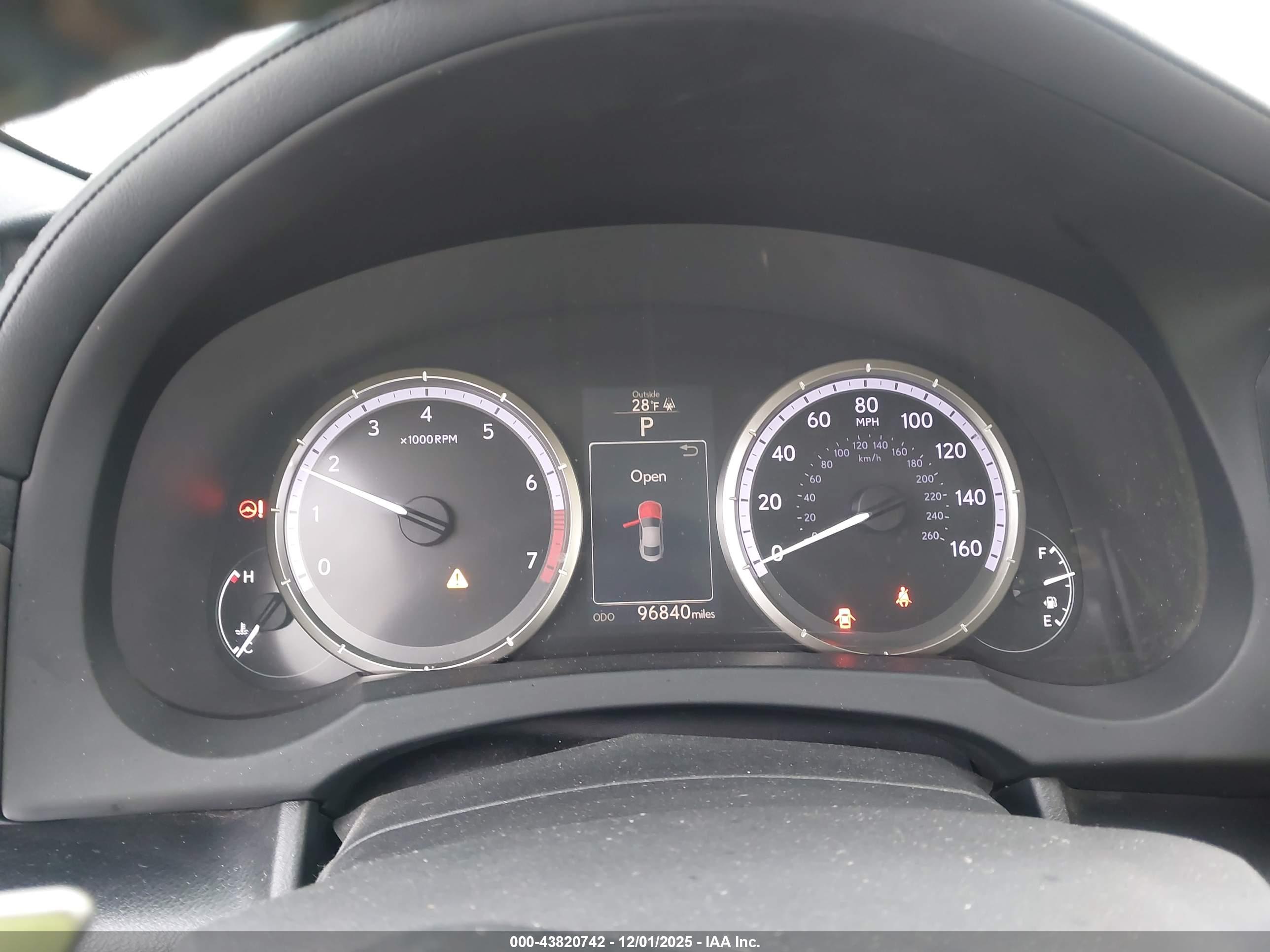 LEXUS RC image 7