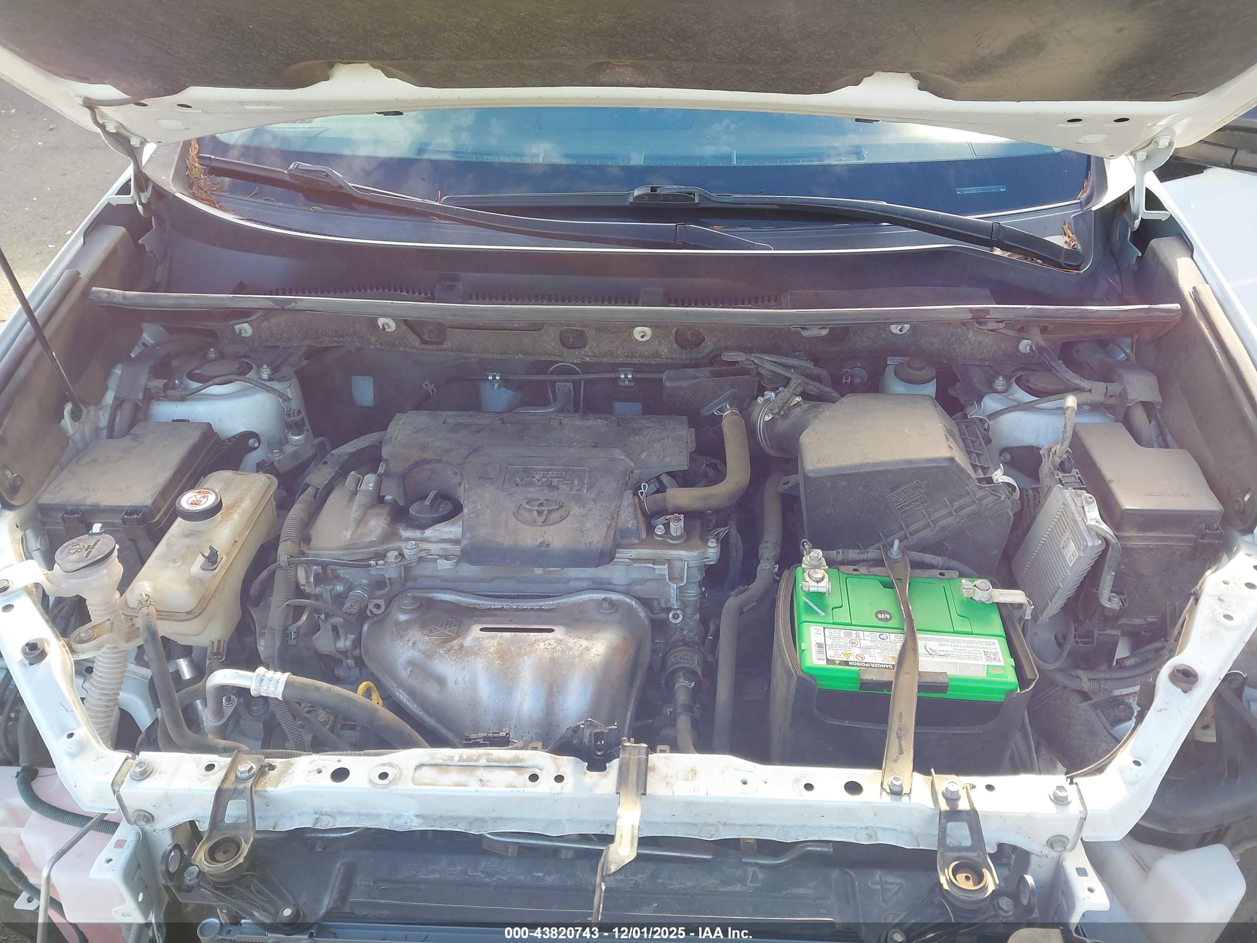 TOYOTA RAV4 image 10
