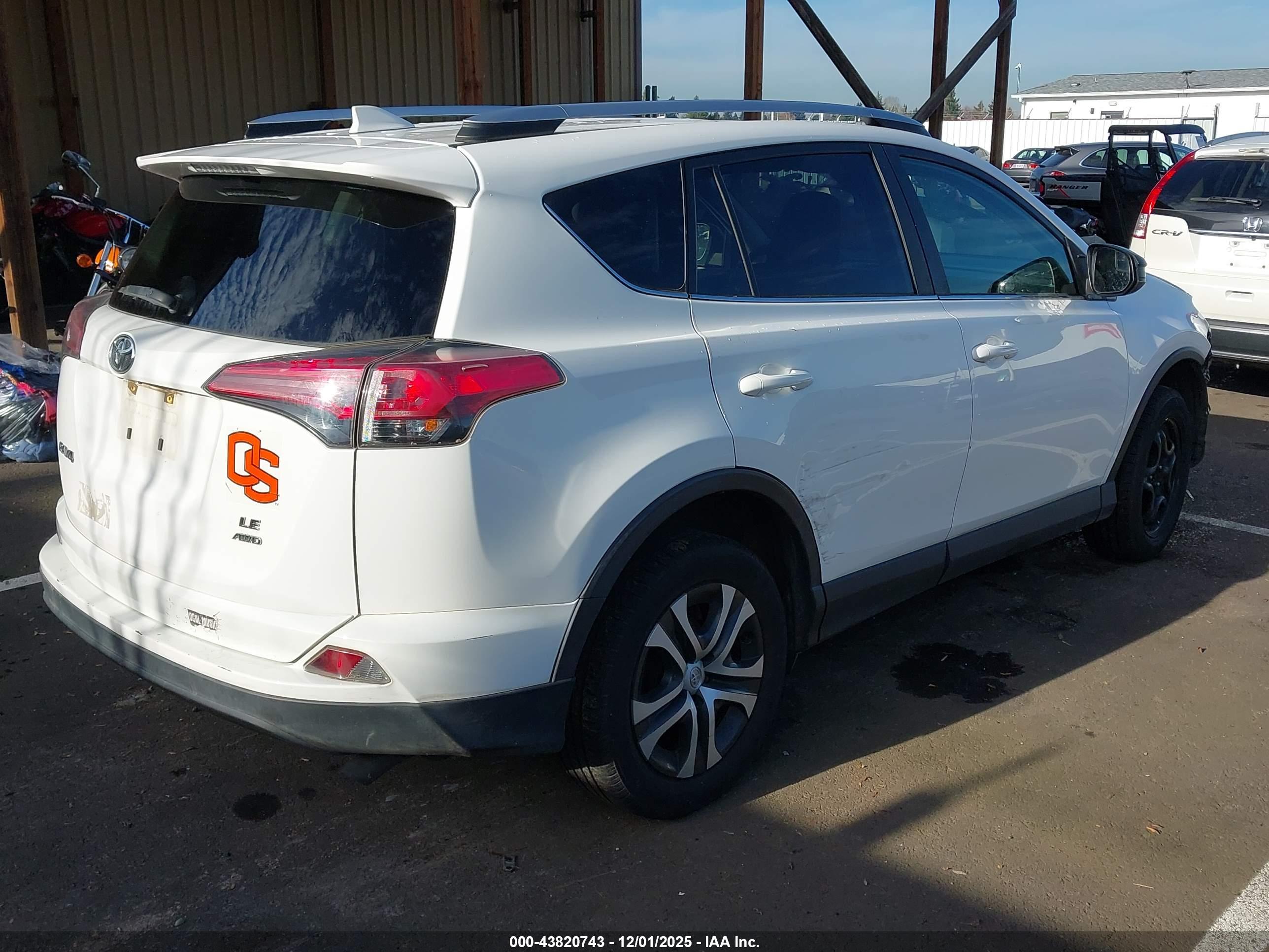 TOYOTA RAV4 image 4