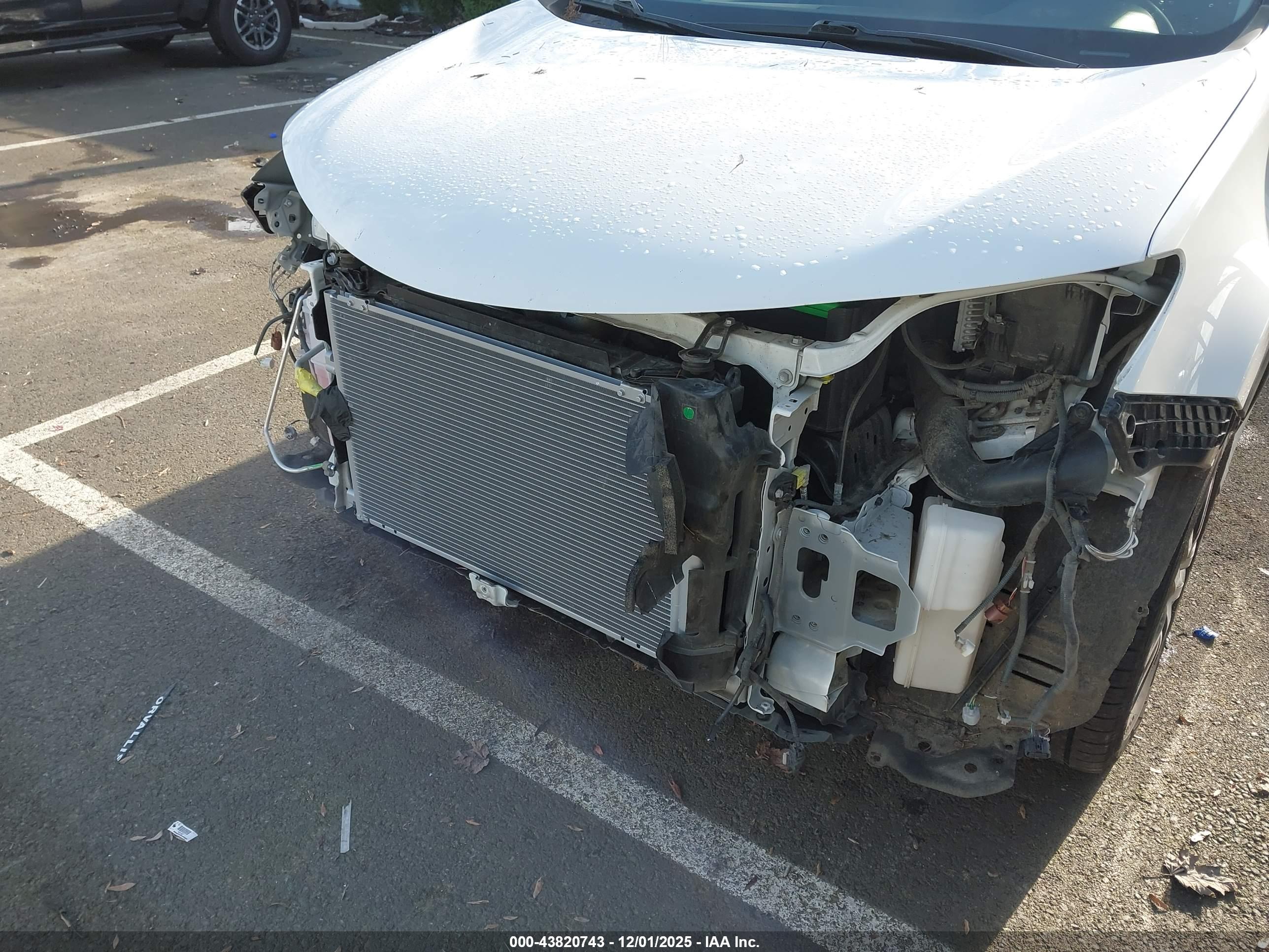 TOYOTA RAV4 image 6