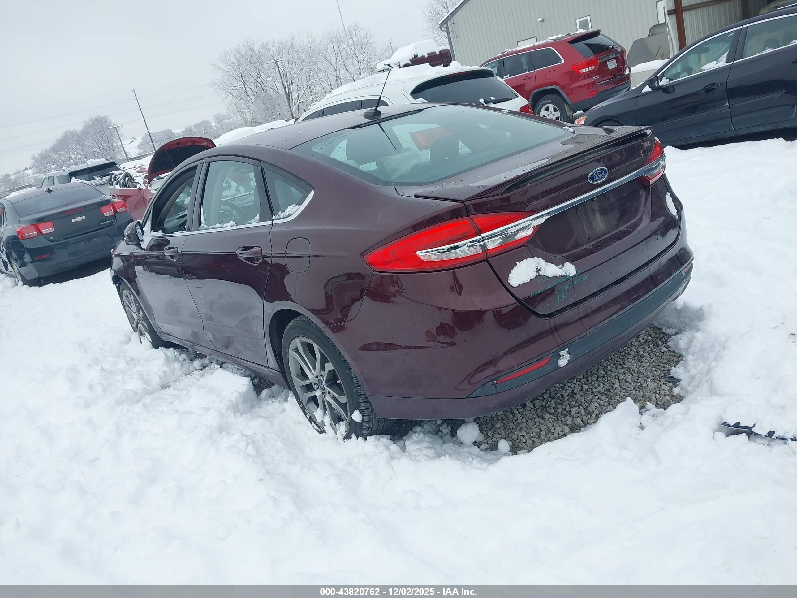 FORD FUSION image 3