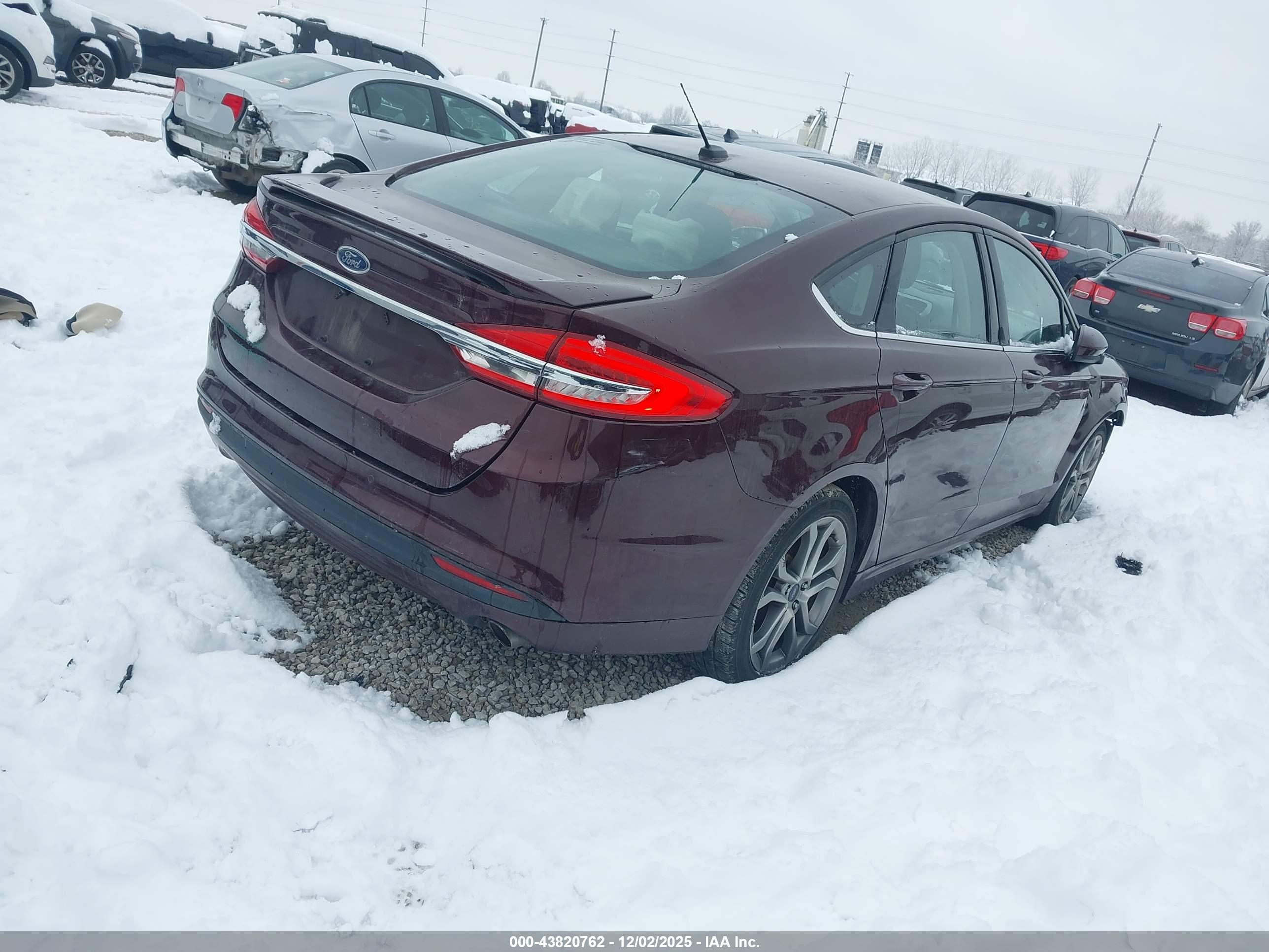 FORD FUSION image 4