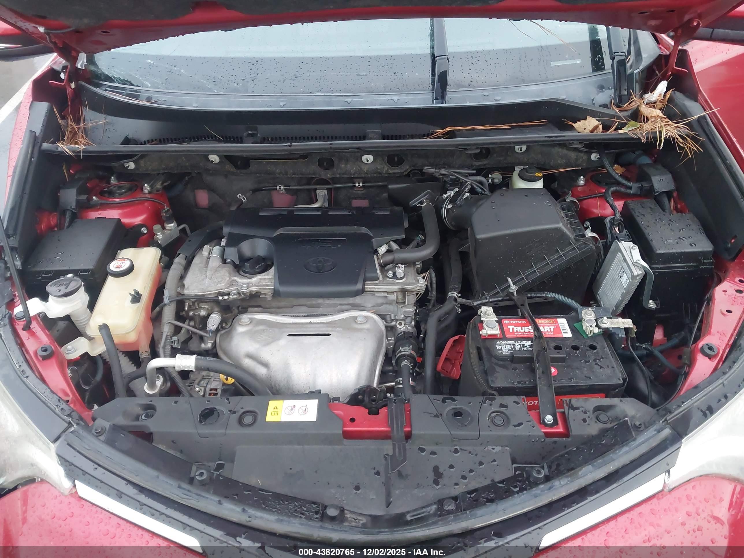 TOYOTA RAV4 image 10