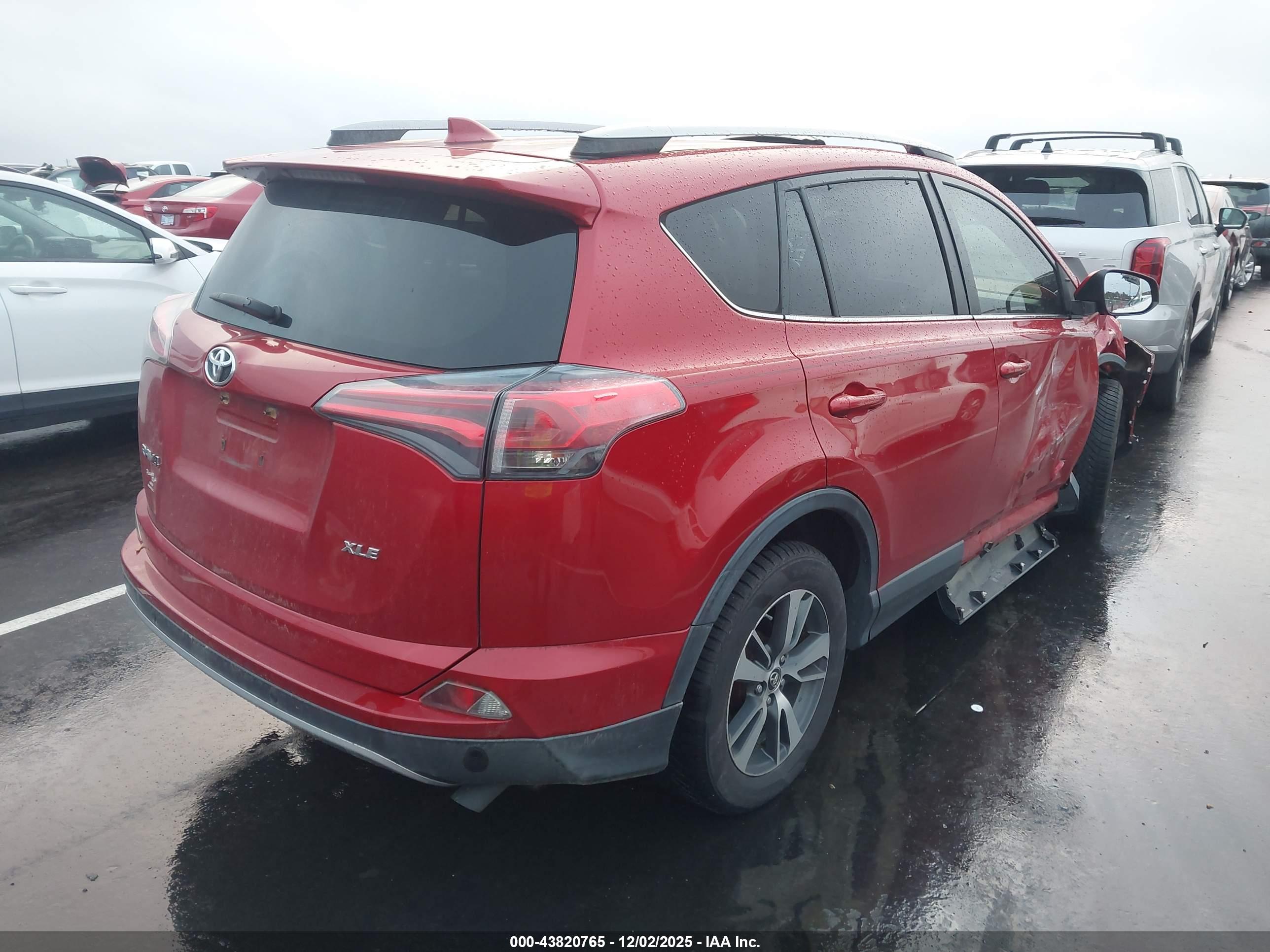 TOYOTA RAV4 image 4