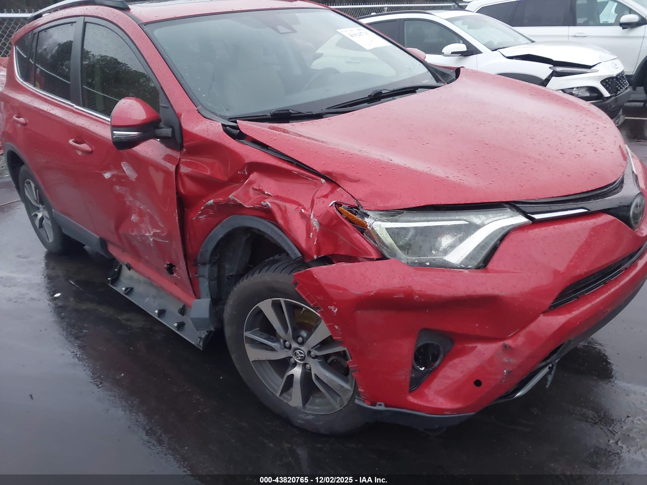 TOYOTA RAV4 image 6