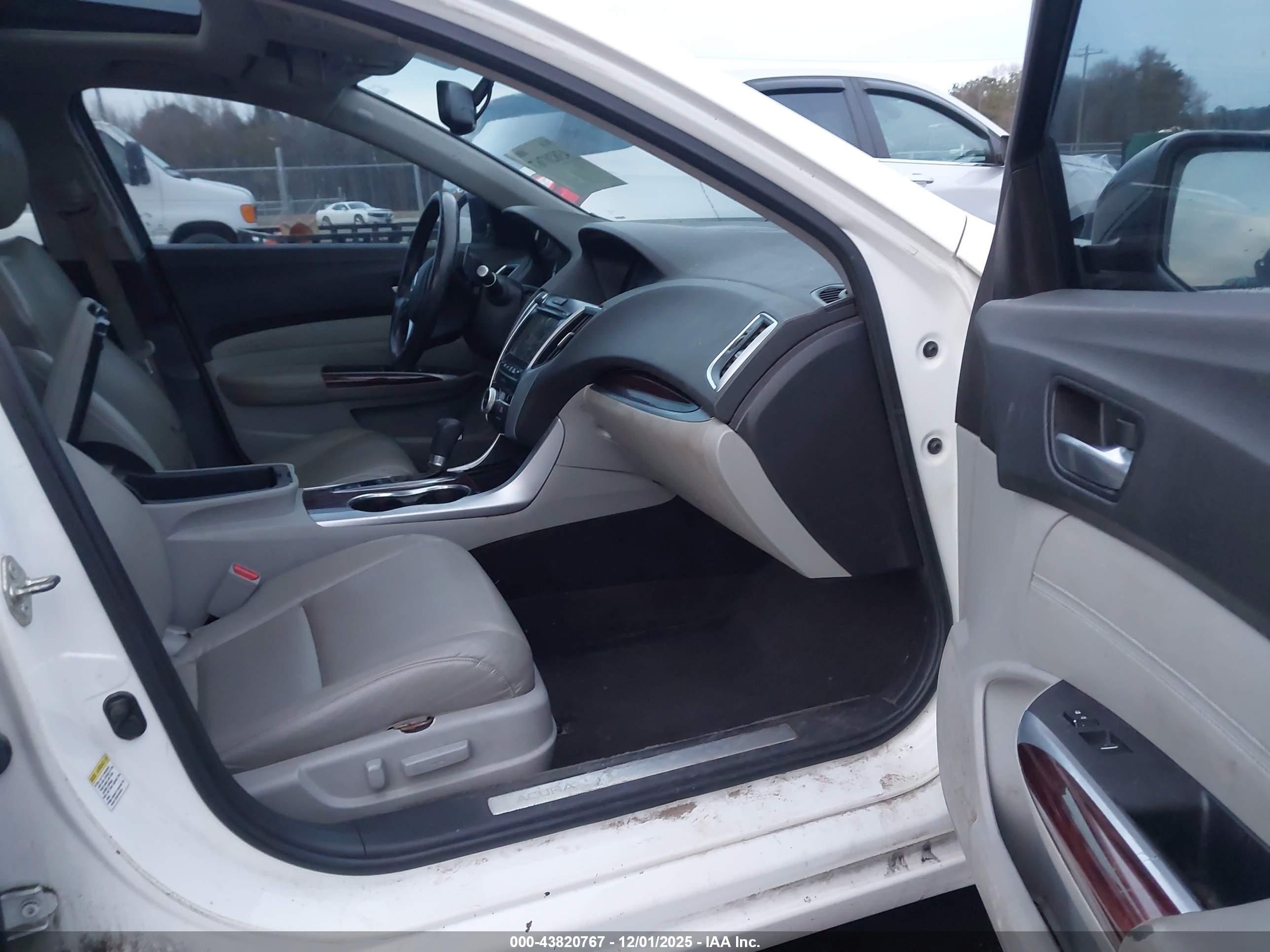 ACURA TLX image 5