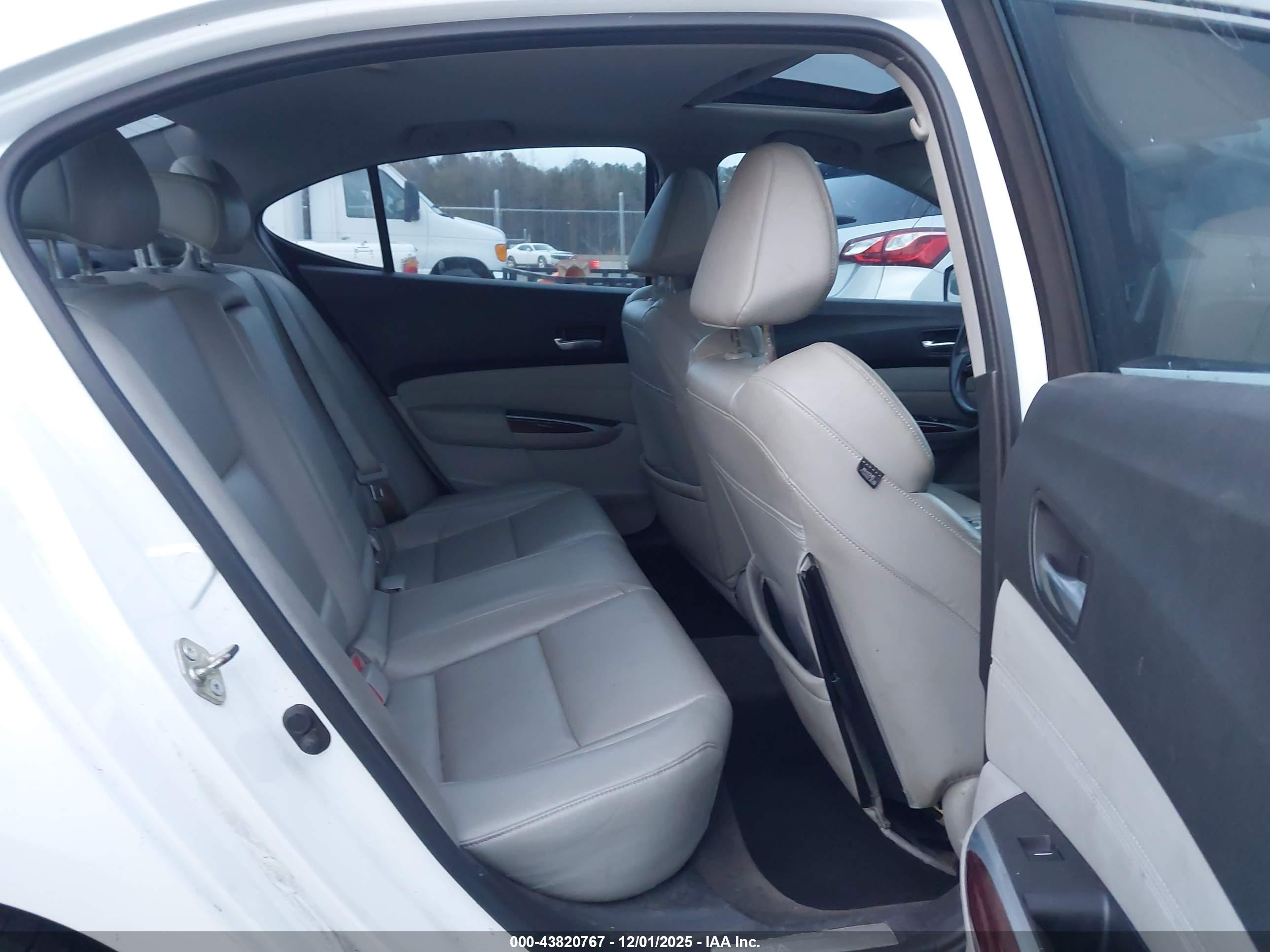 ACURA TLX image 8