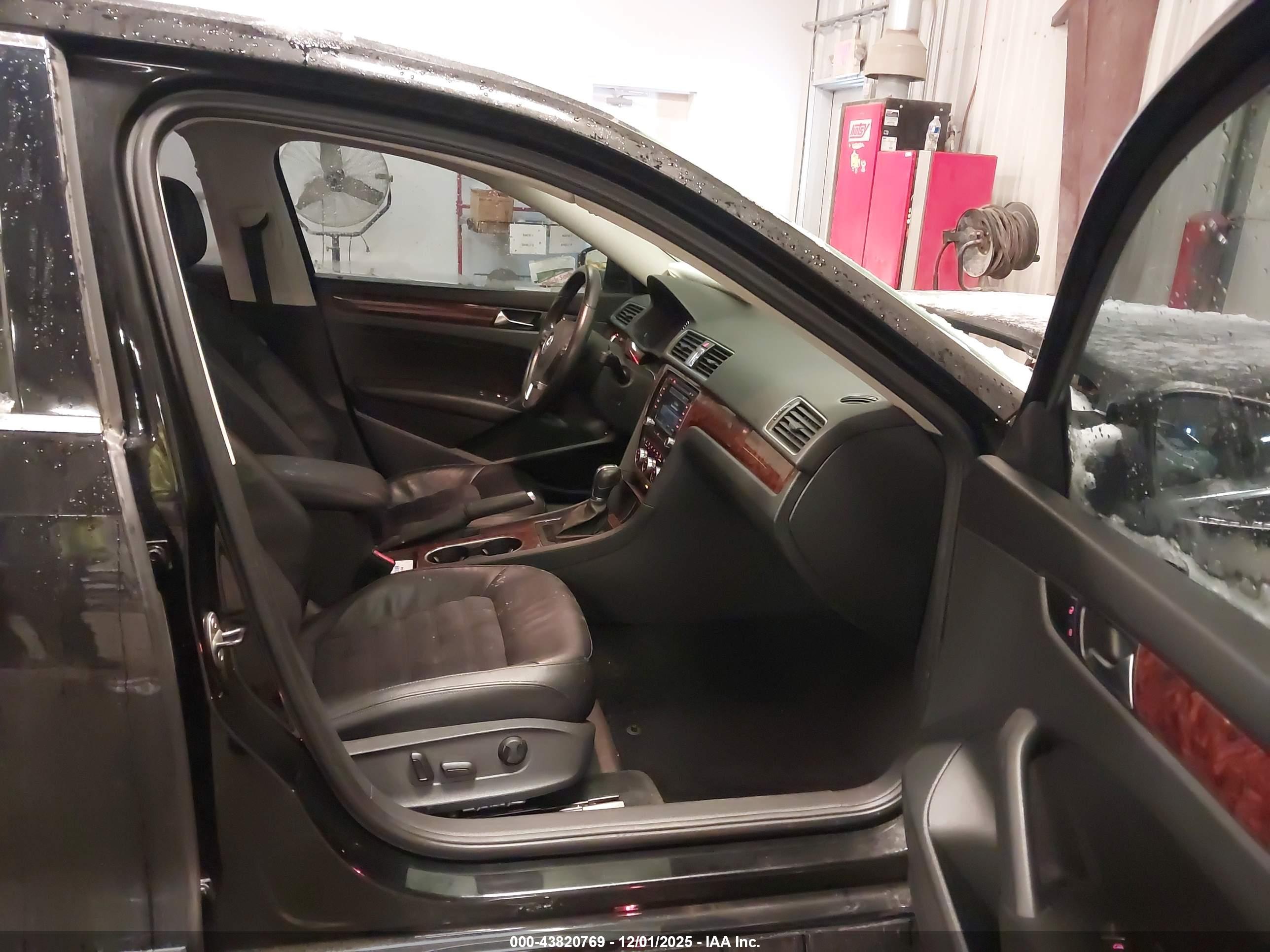 VOLKSWAGEN PASSAT image 5