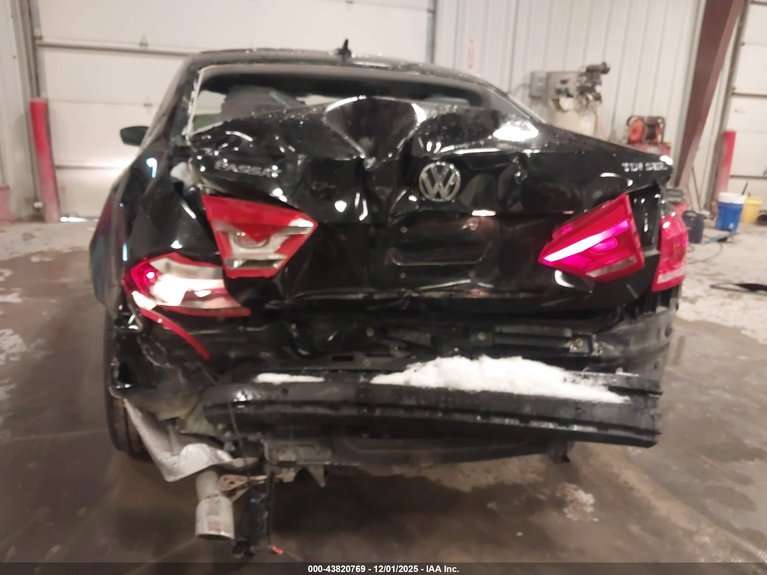 VOLKSWAGEN PASSAT image 6