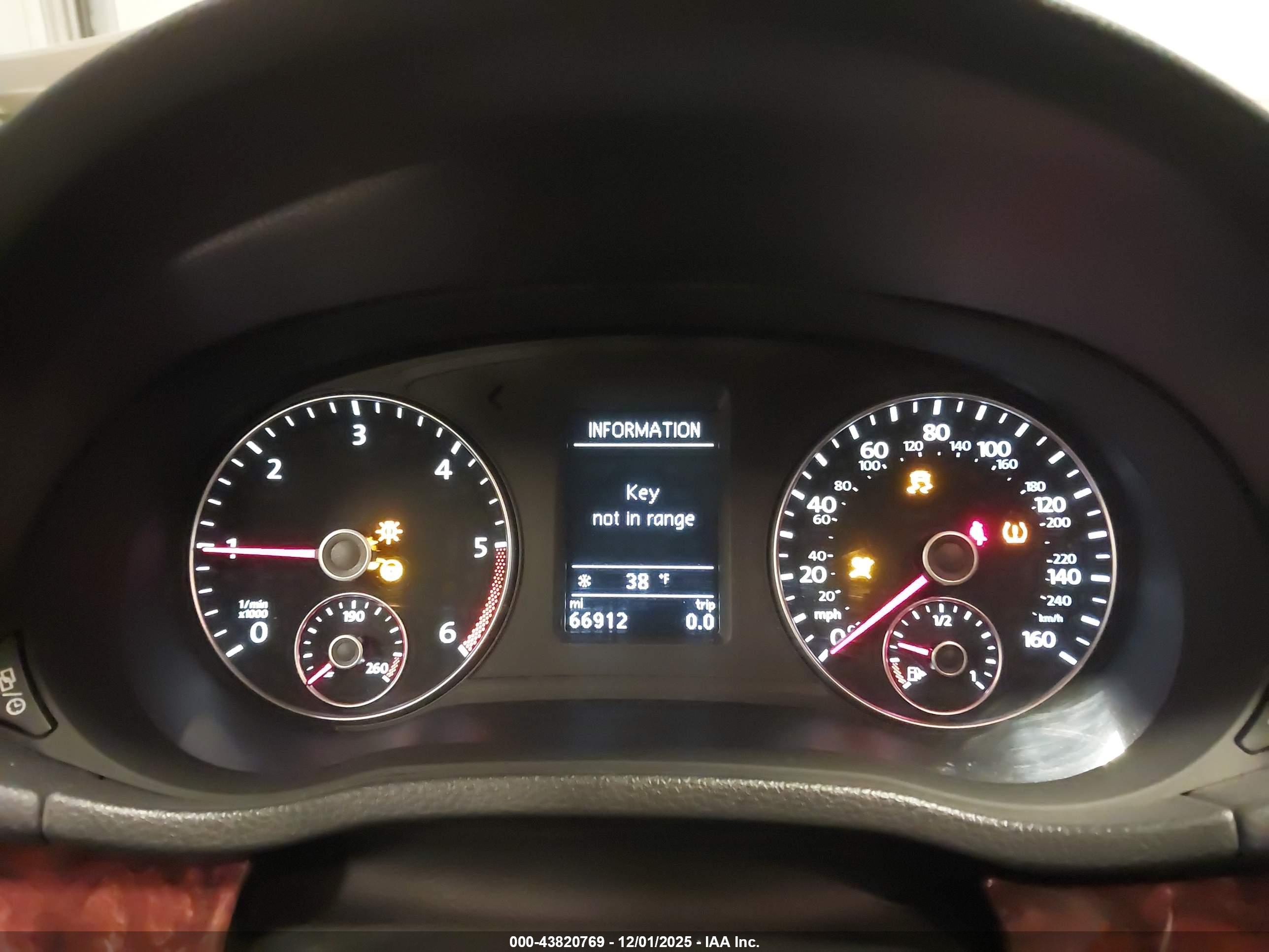VOLKSWAGEN PASSAT image 7