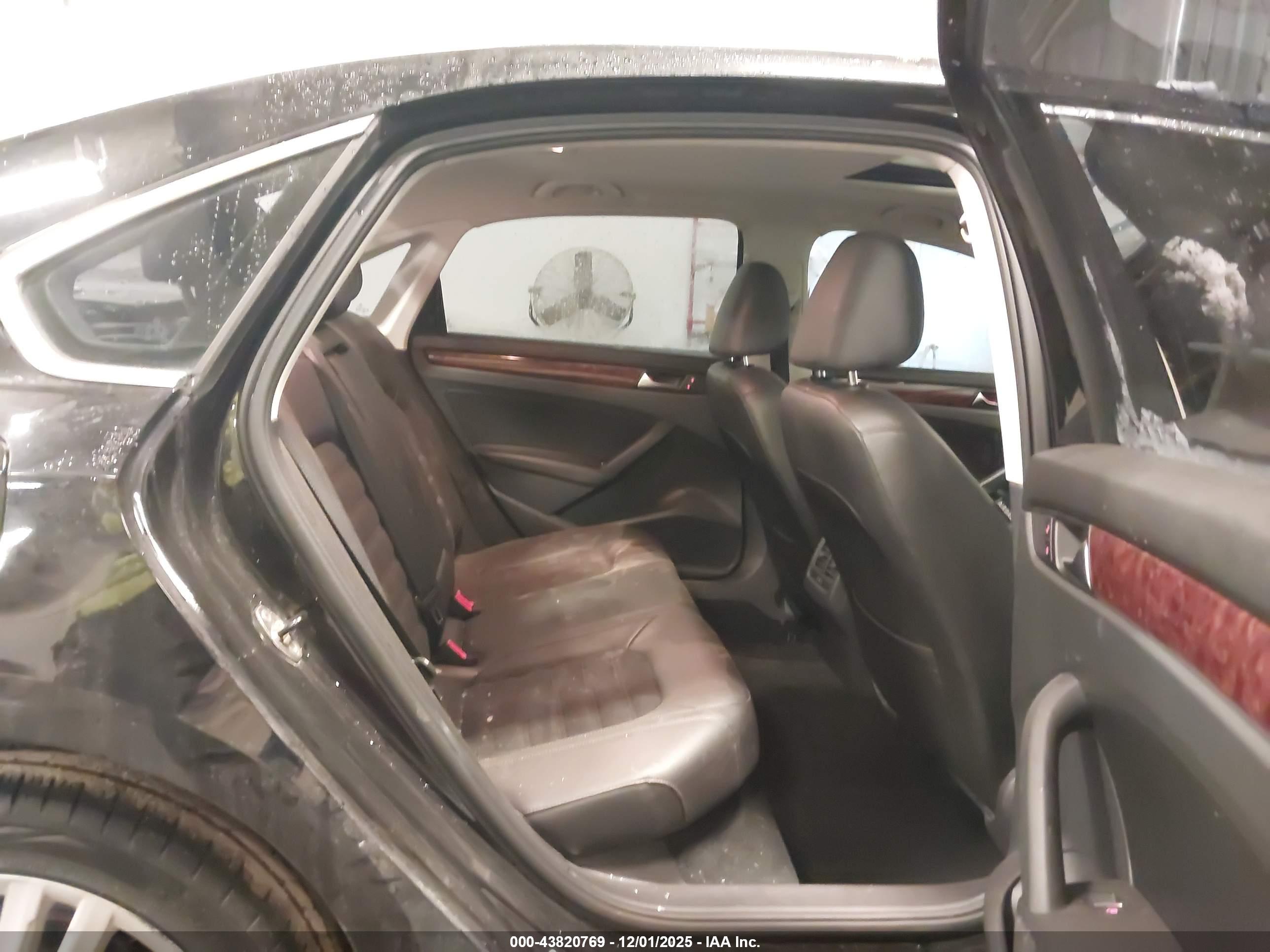 VOLKSWAGEN PASSAT image 8