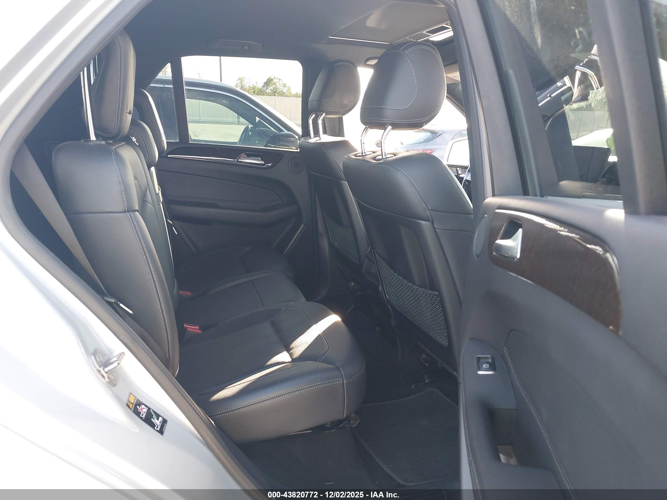 MERCEDES-BENZ GLE image 8