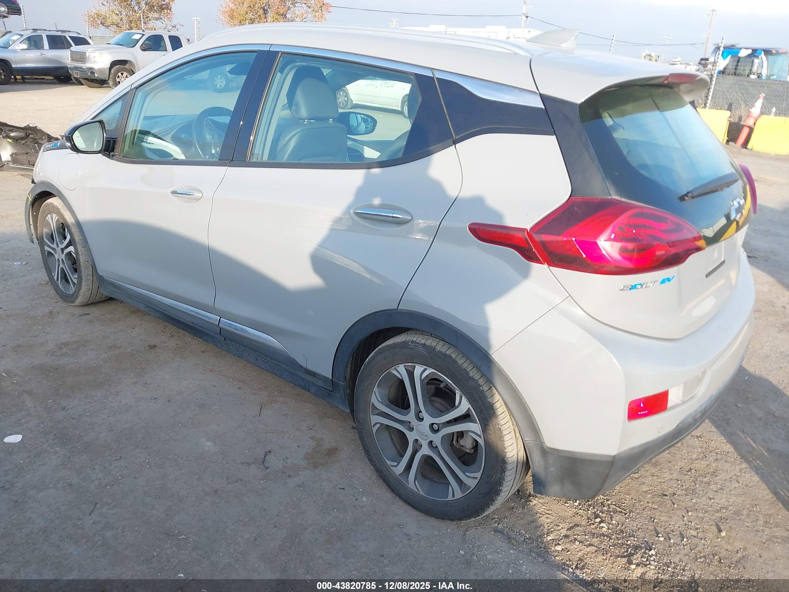 CHEVROLET BOLT image 3