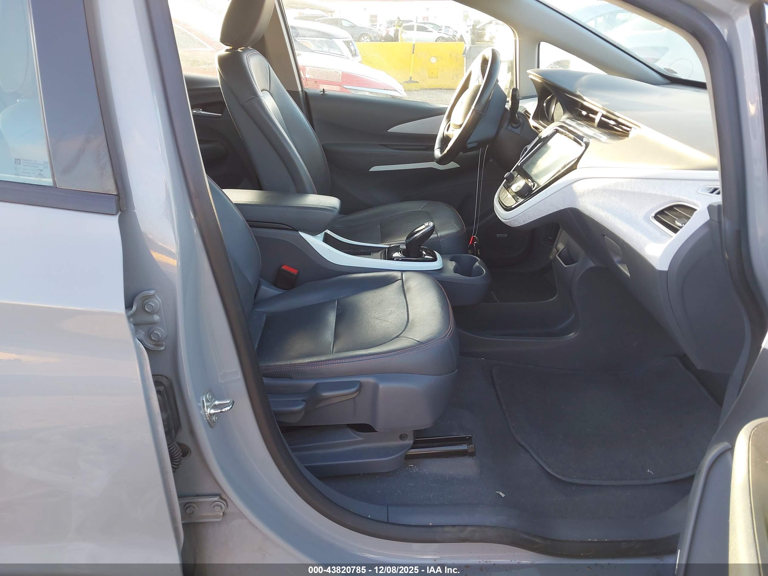 CHEVROLET BOLT image 5