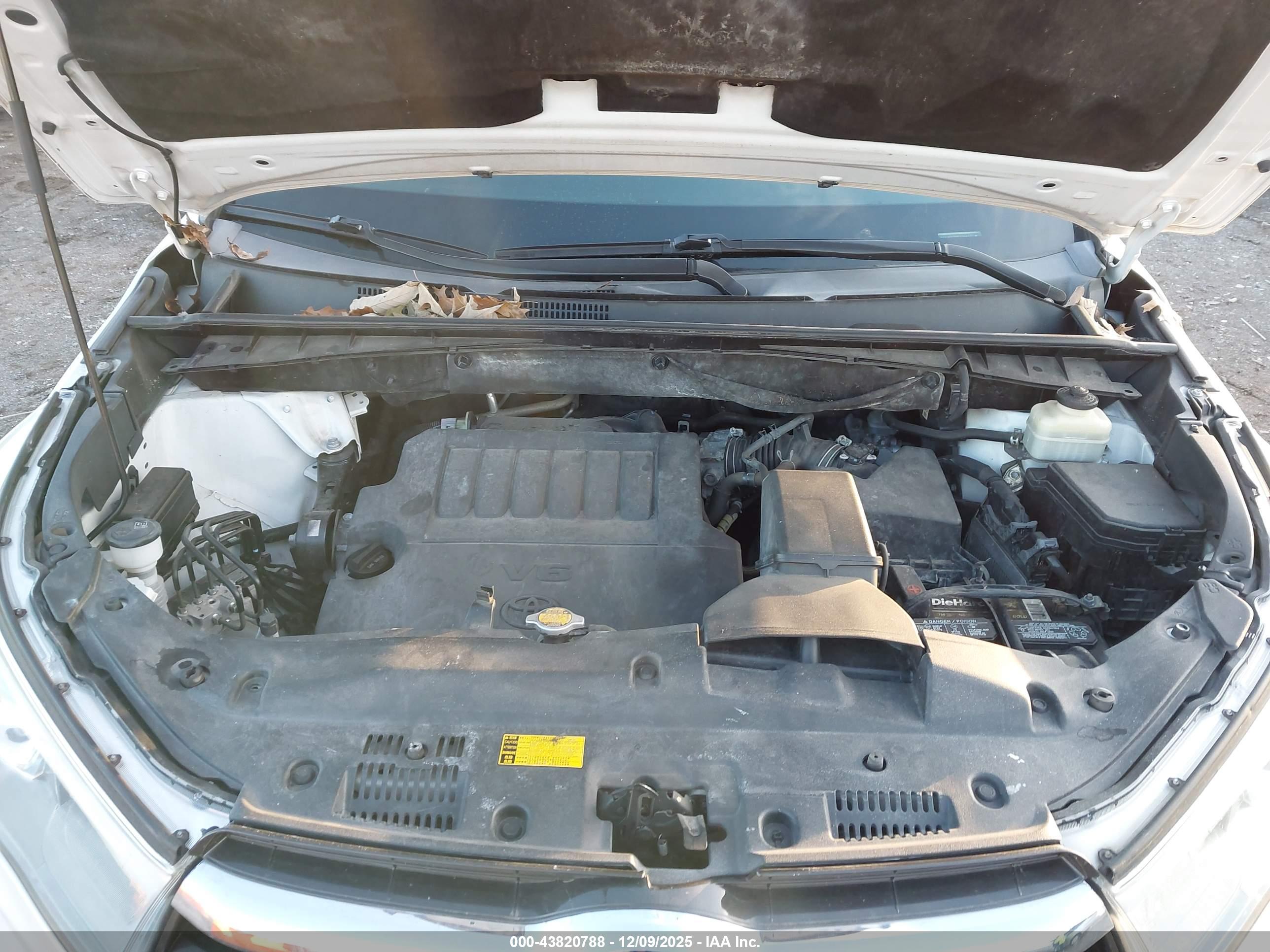 TOYOTA HIGHLANDER image 10