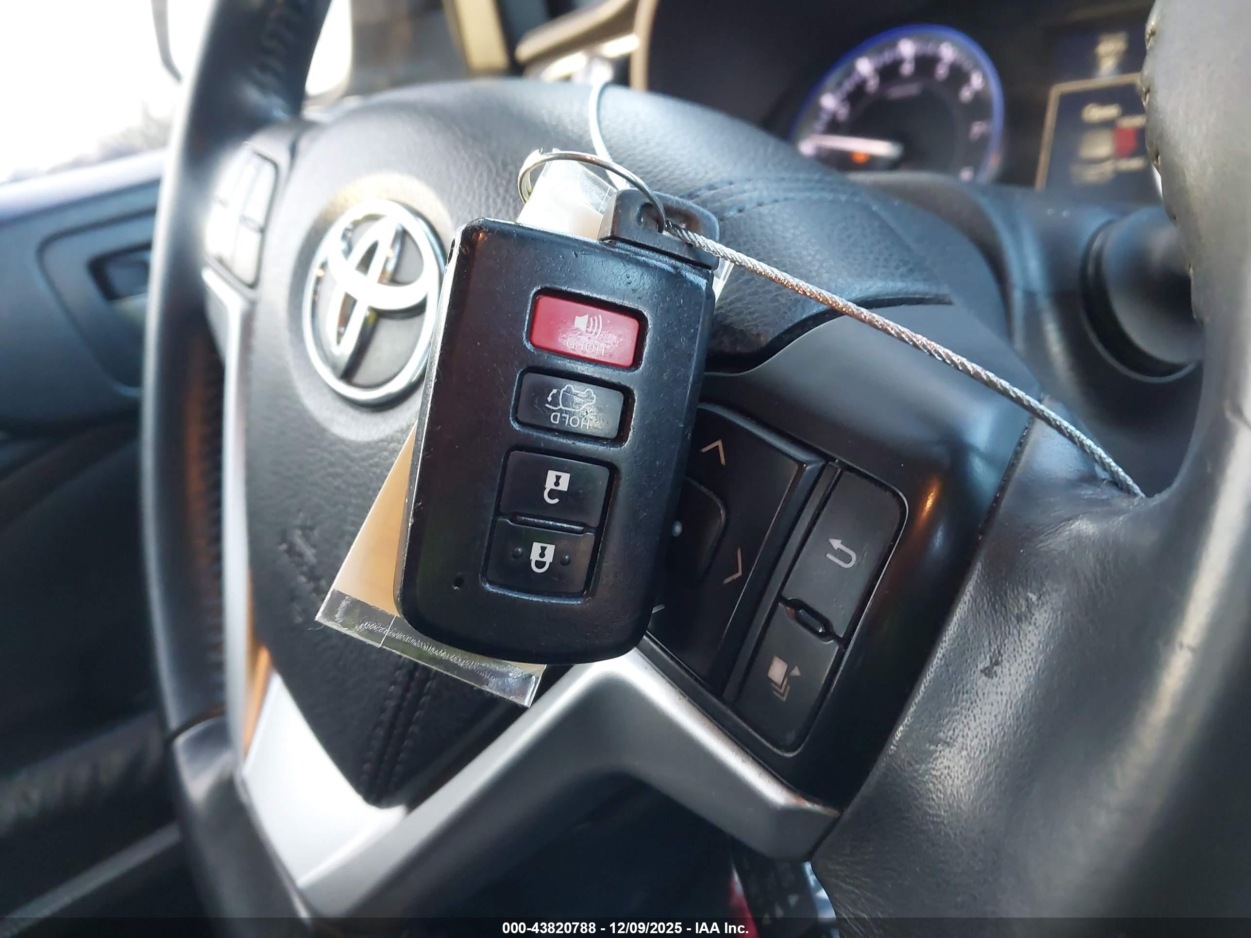 TOYOTA HIGHLANDER image 11