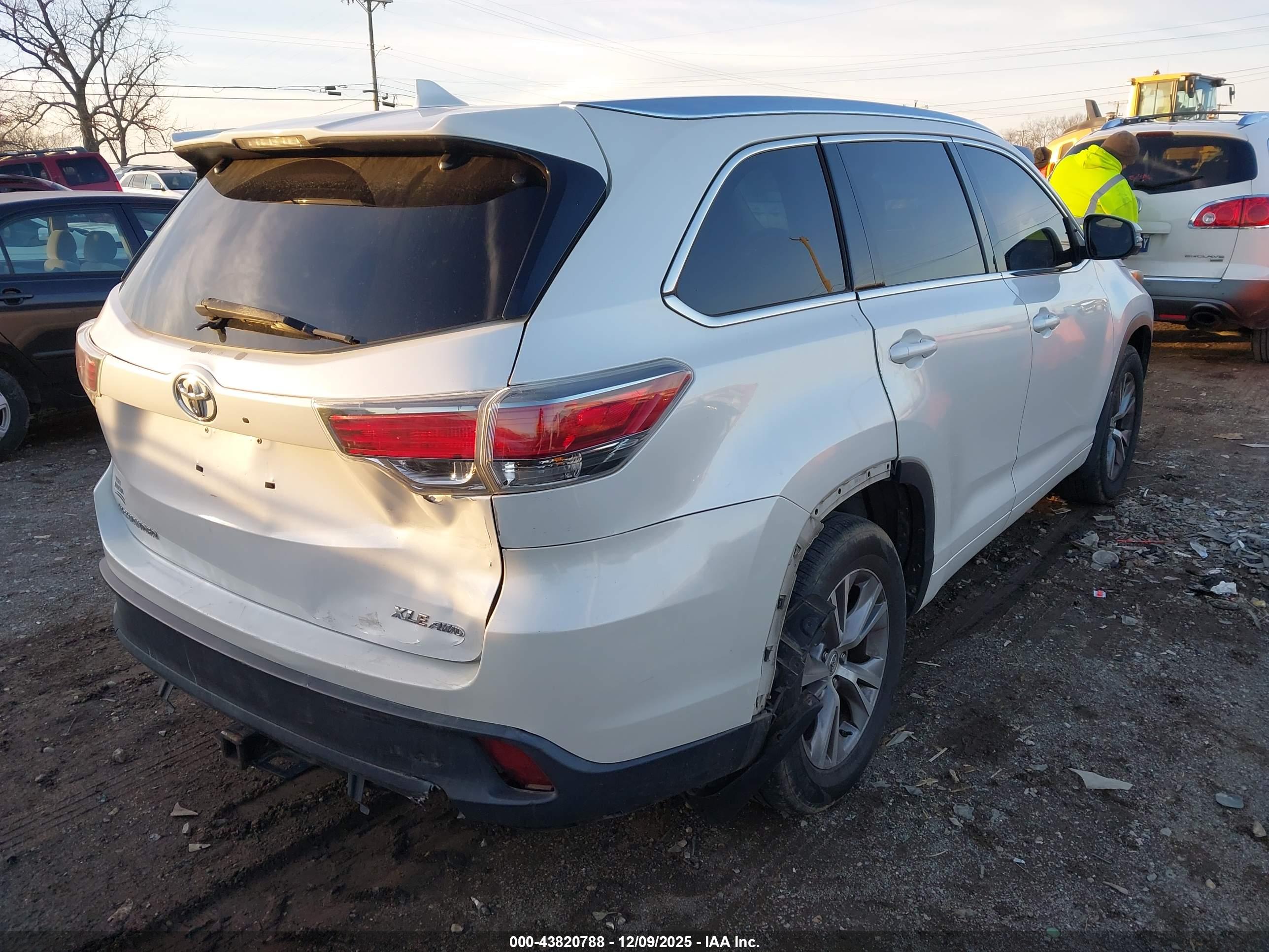 TOYOTA HIGHLANDER image 4