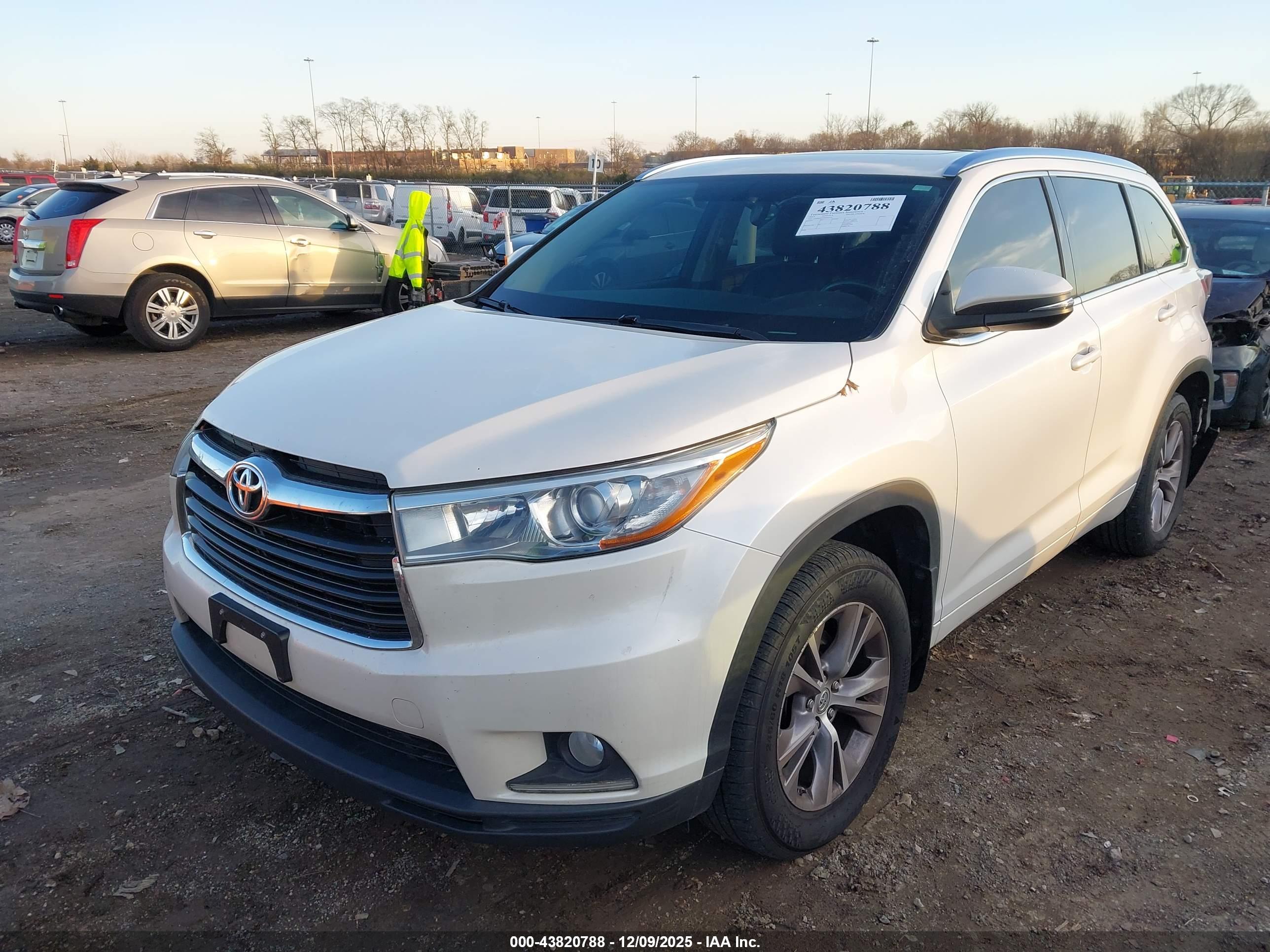 TOYOTA HIGHLANDER image 6