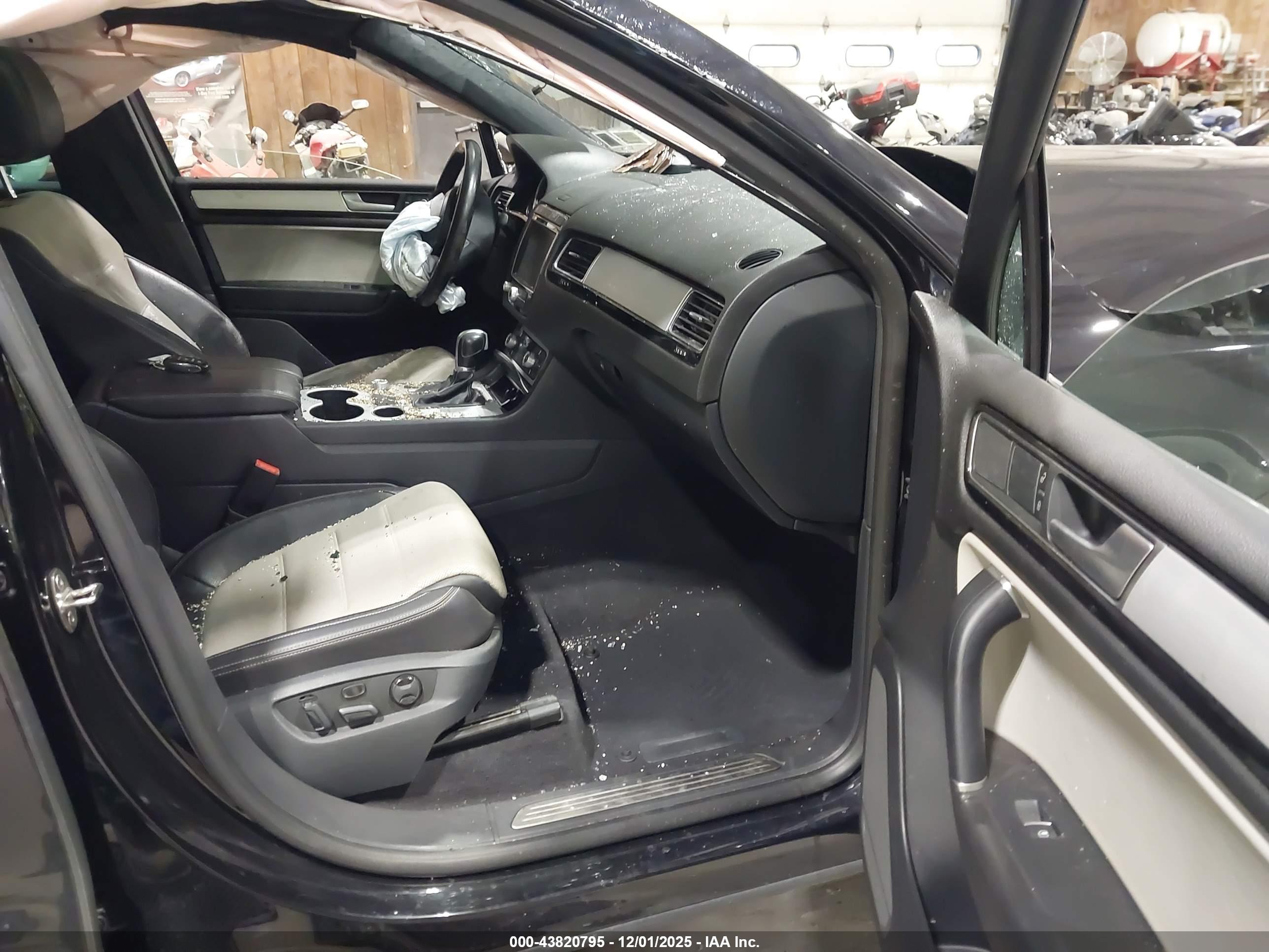 VOLKSWAGEN TOUAREG image 5