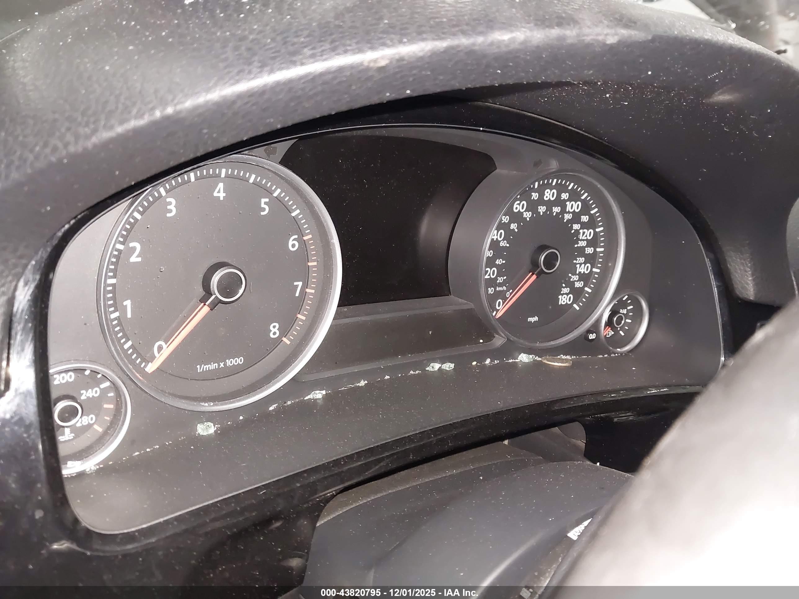 VOLKSWAGEN TOUAREG image 7