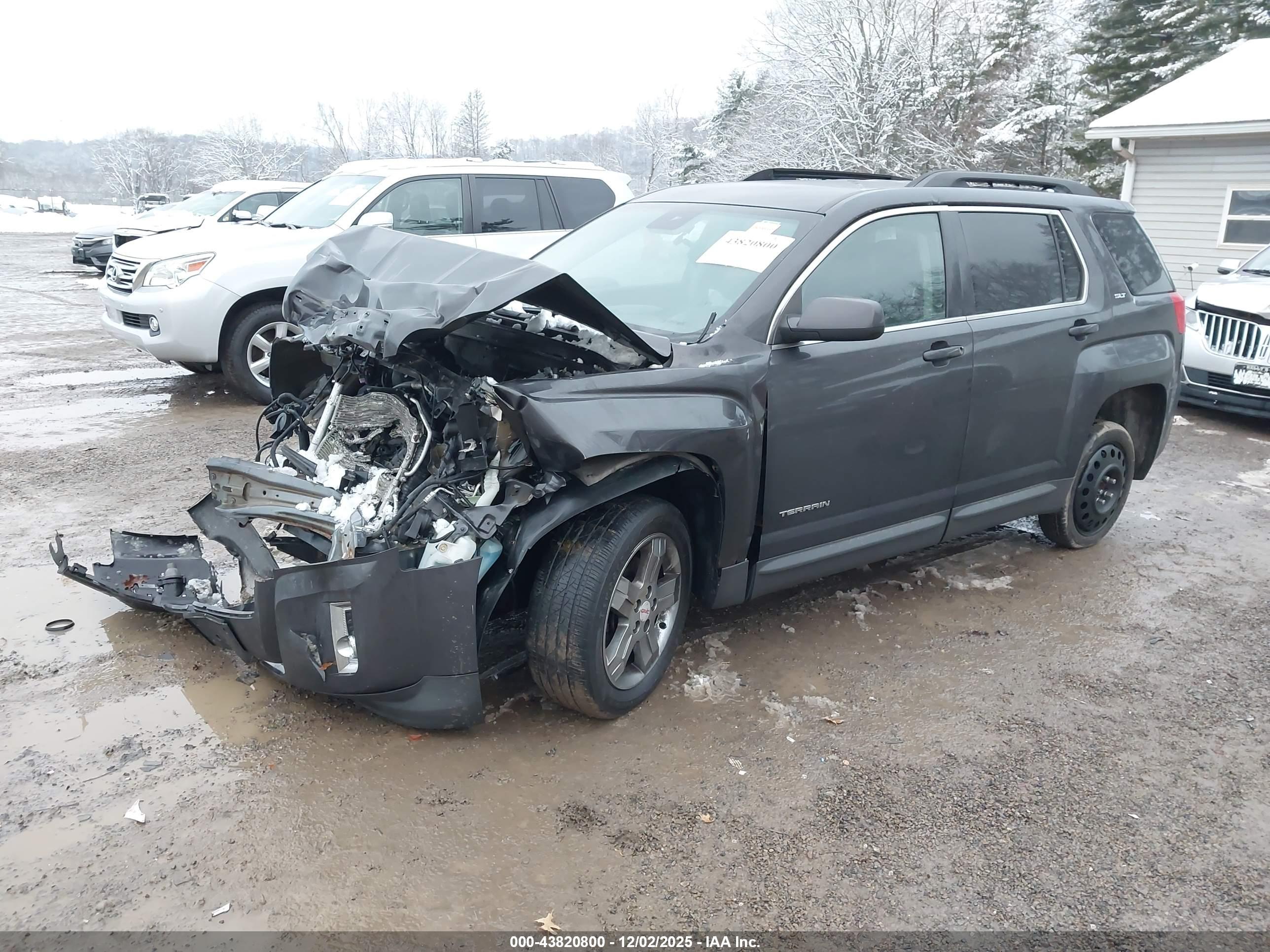GMC TERRAIN image 2
