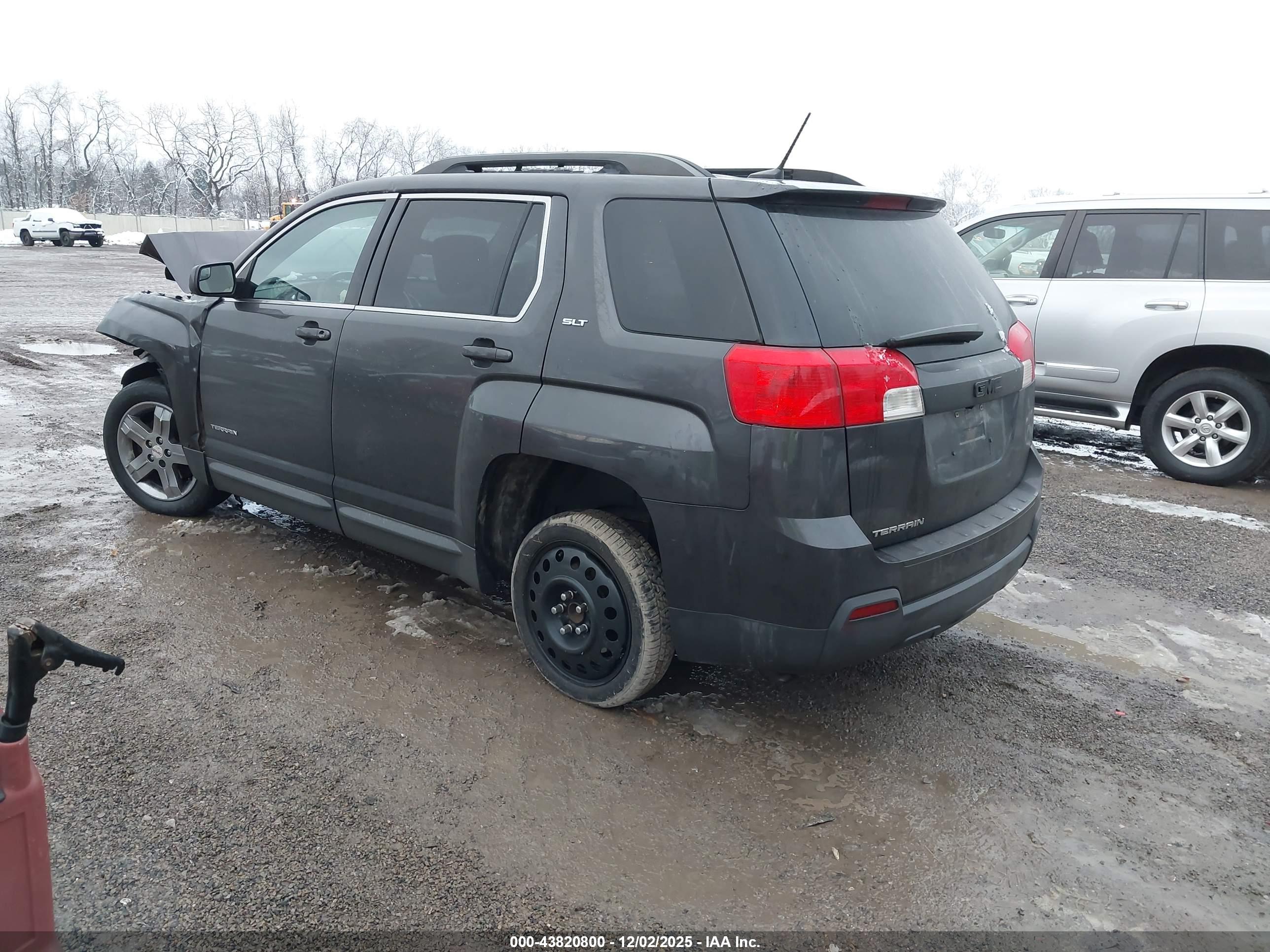 GMC TERRAIN image 3