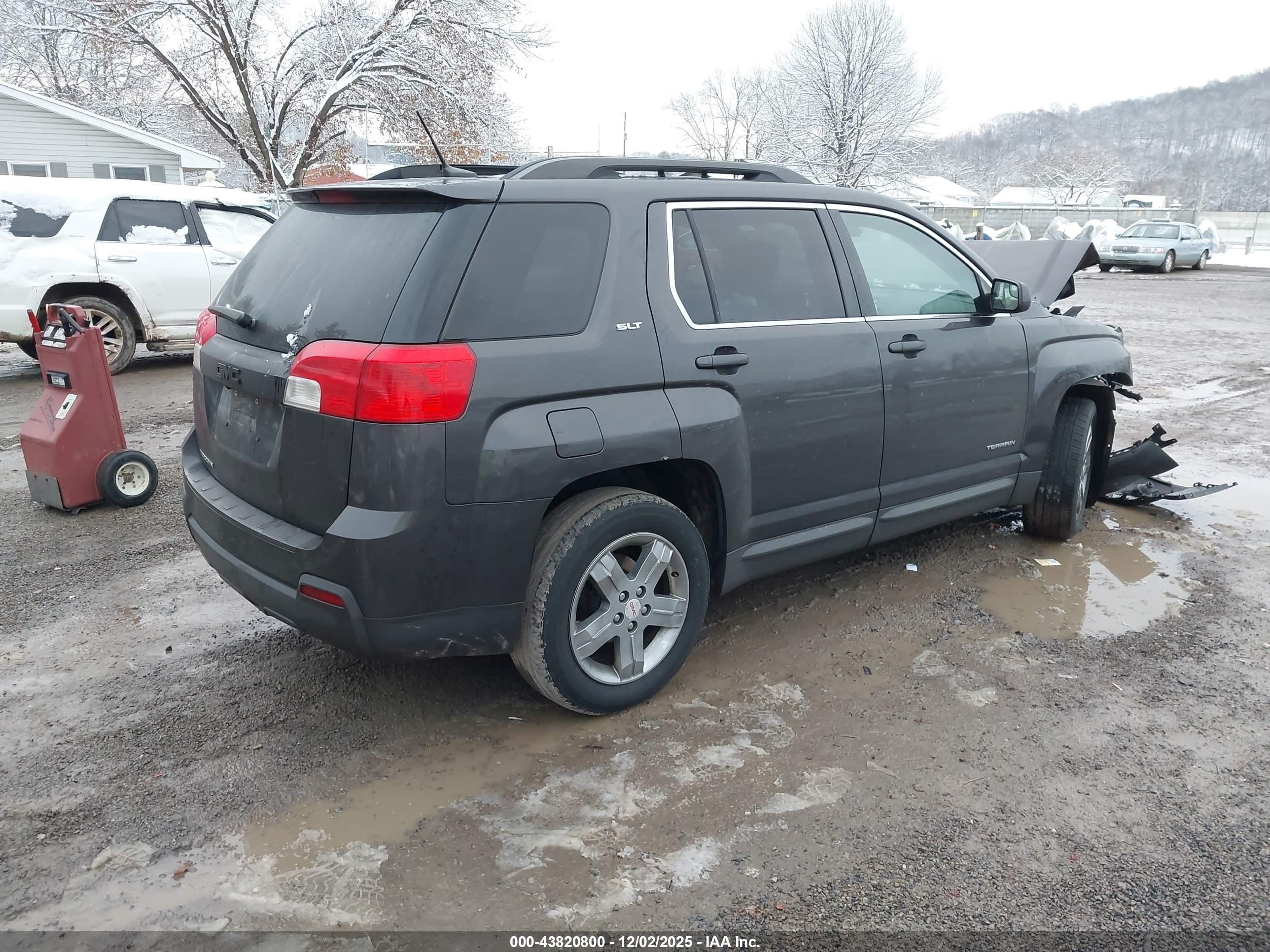 GMC TERRAIN image 4