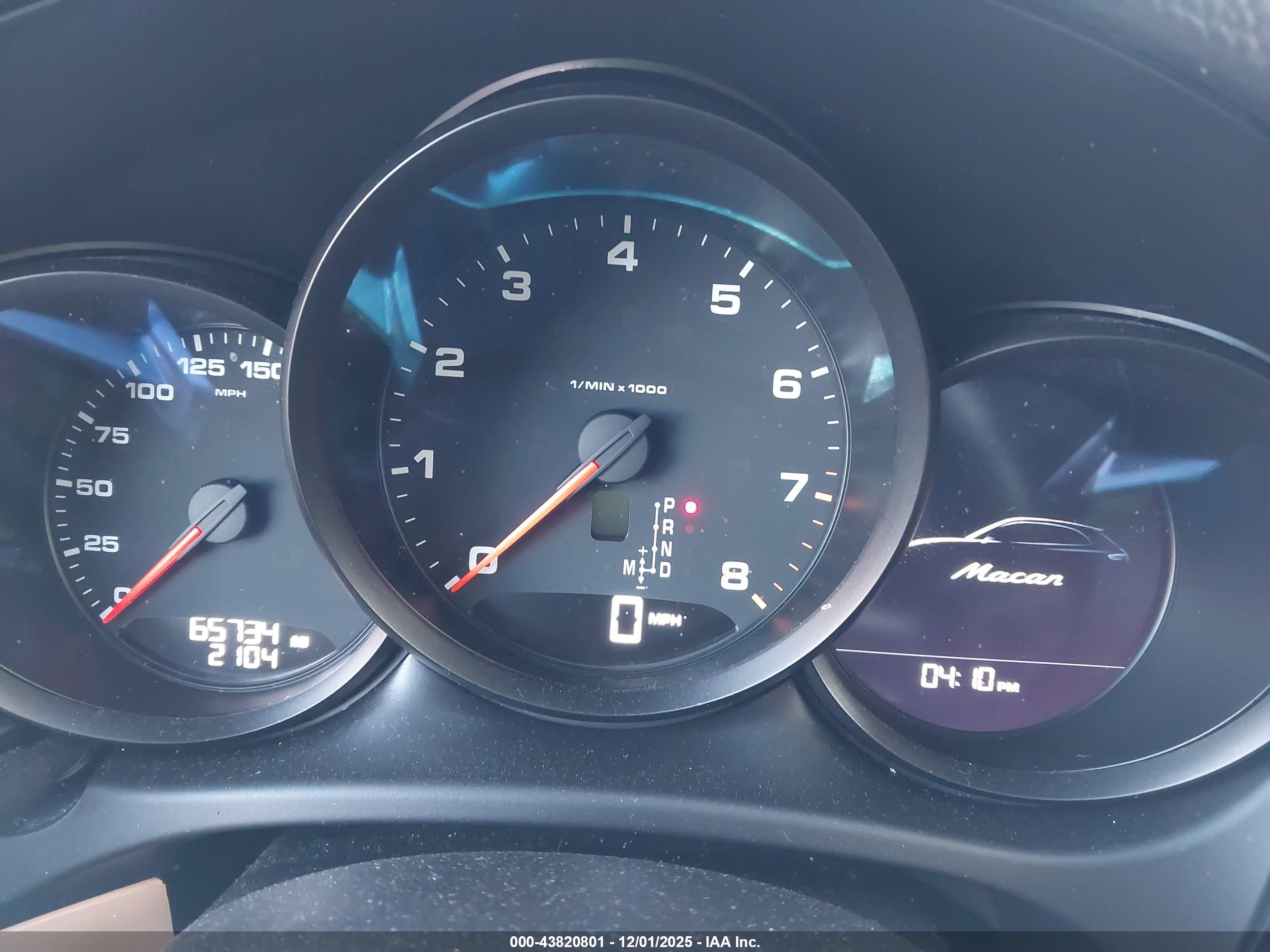 PORSCHE MACAN image 7
