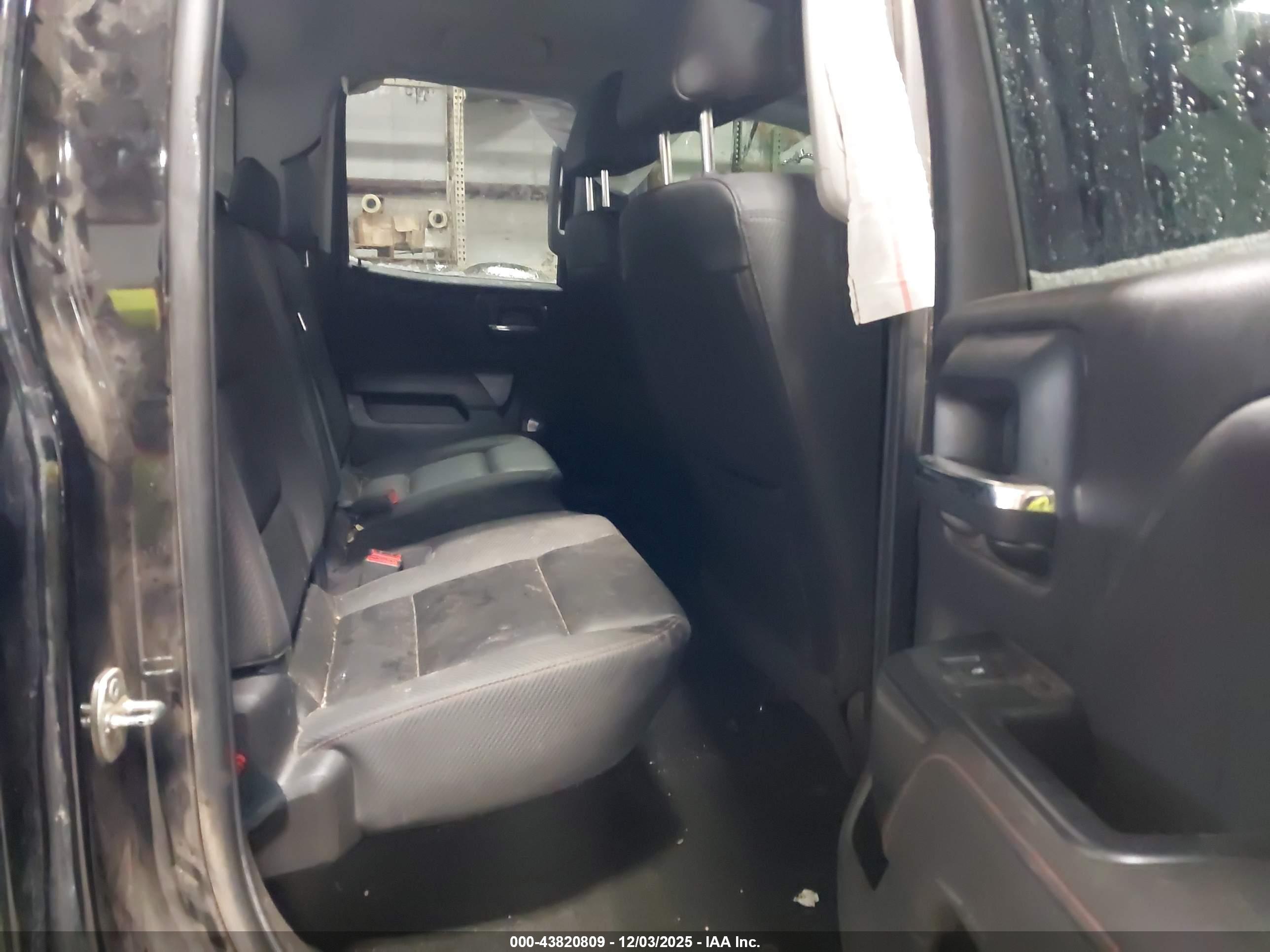 GMC SIERRA image 8