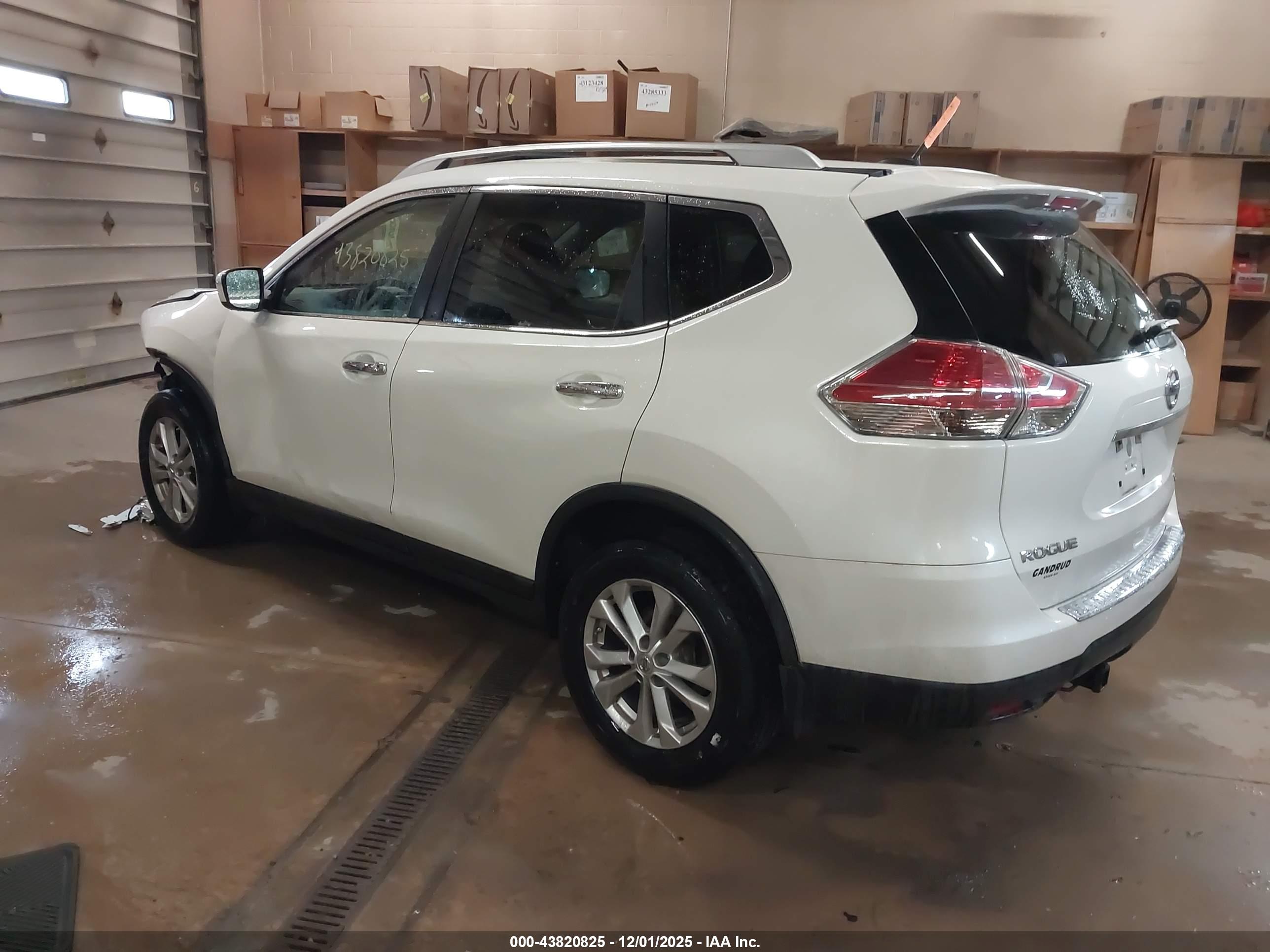 NISSAN ROGUE image 3