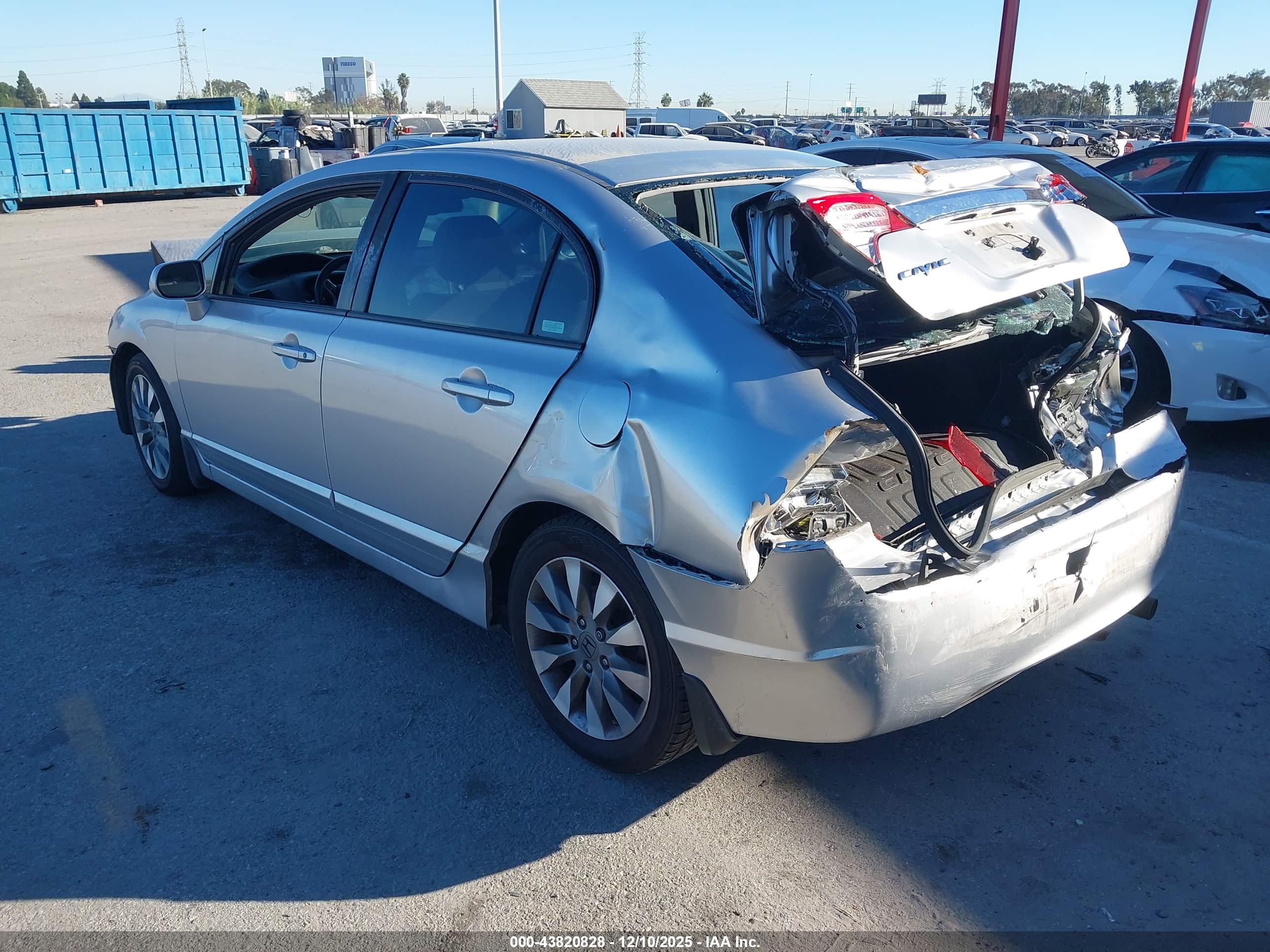 HONDA CIVIC image 3