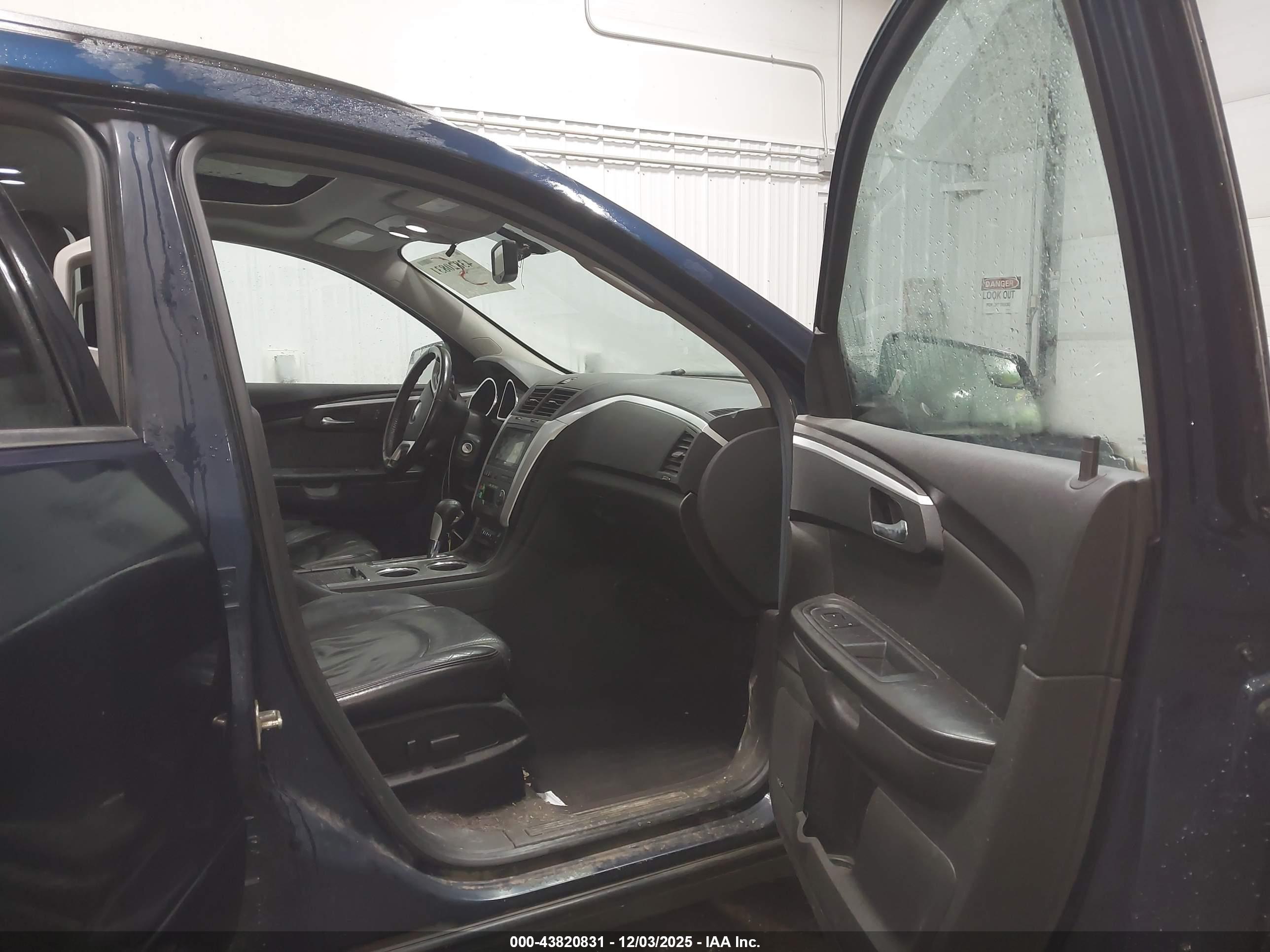 CHEVROLET TRAVERSE image 5