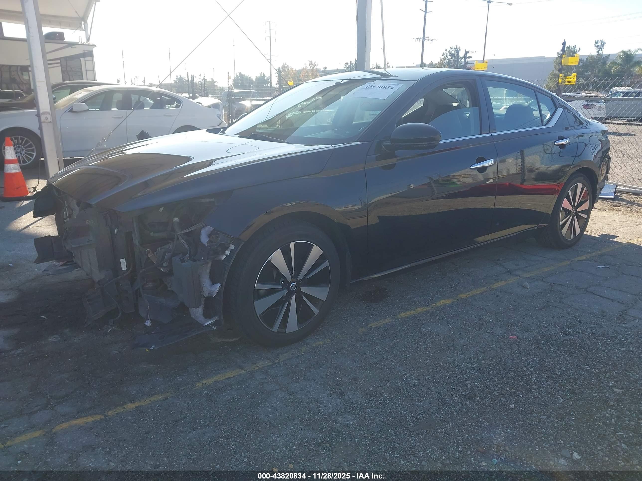NISSAN ALTIMA image 2