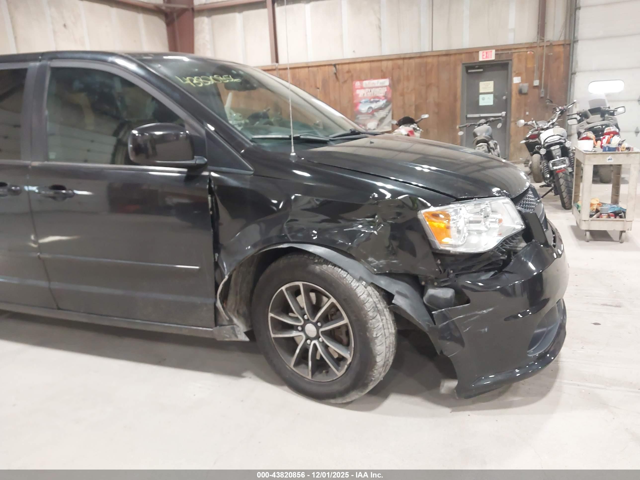 DODGE GRAND image 6