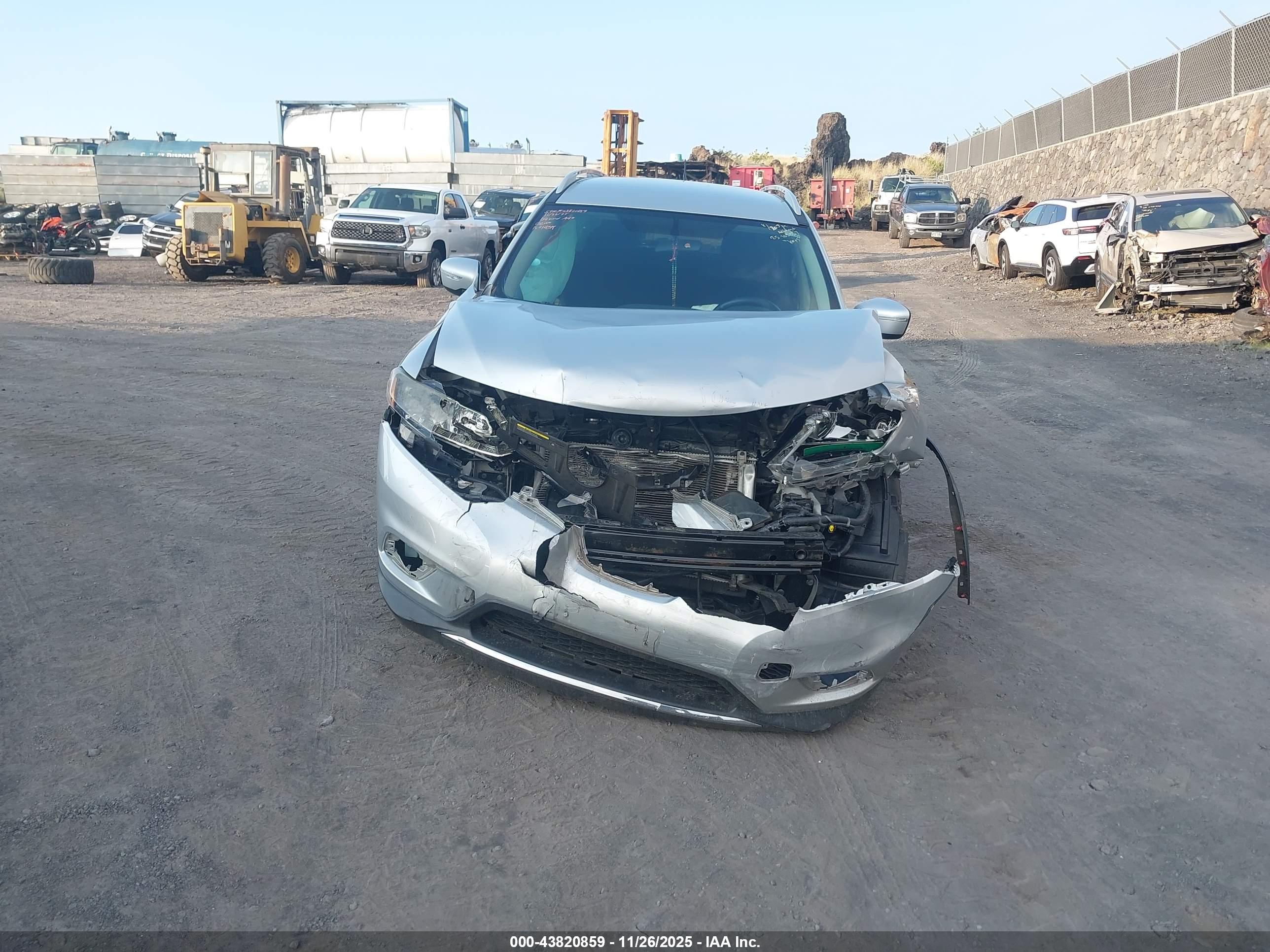 NISSAN ROGUE image 6