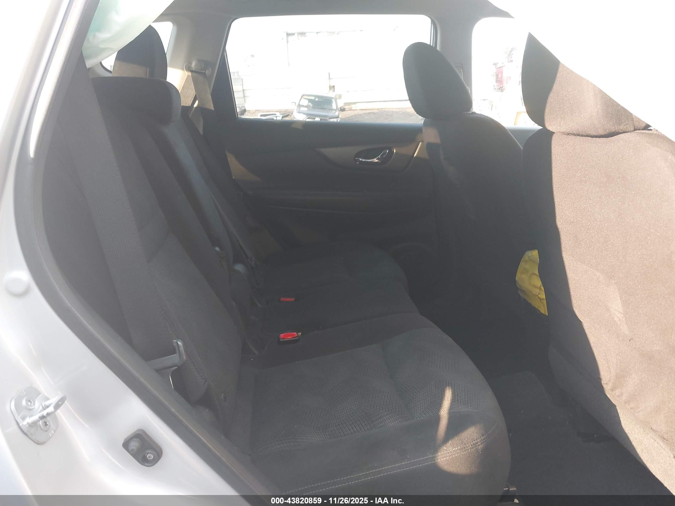 NISSAN ROGUE image 8