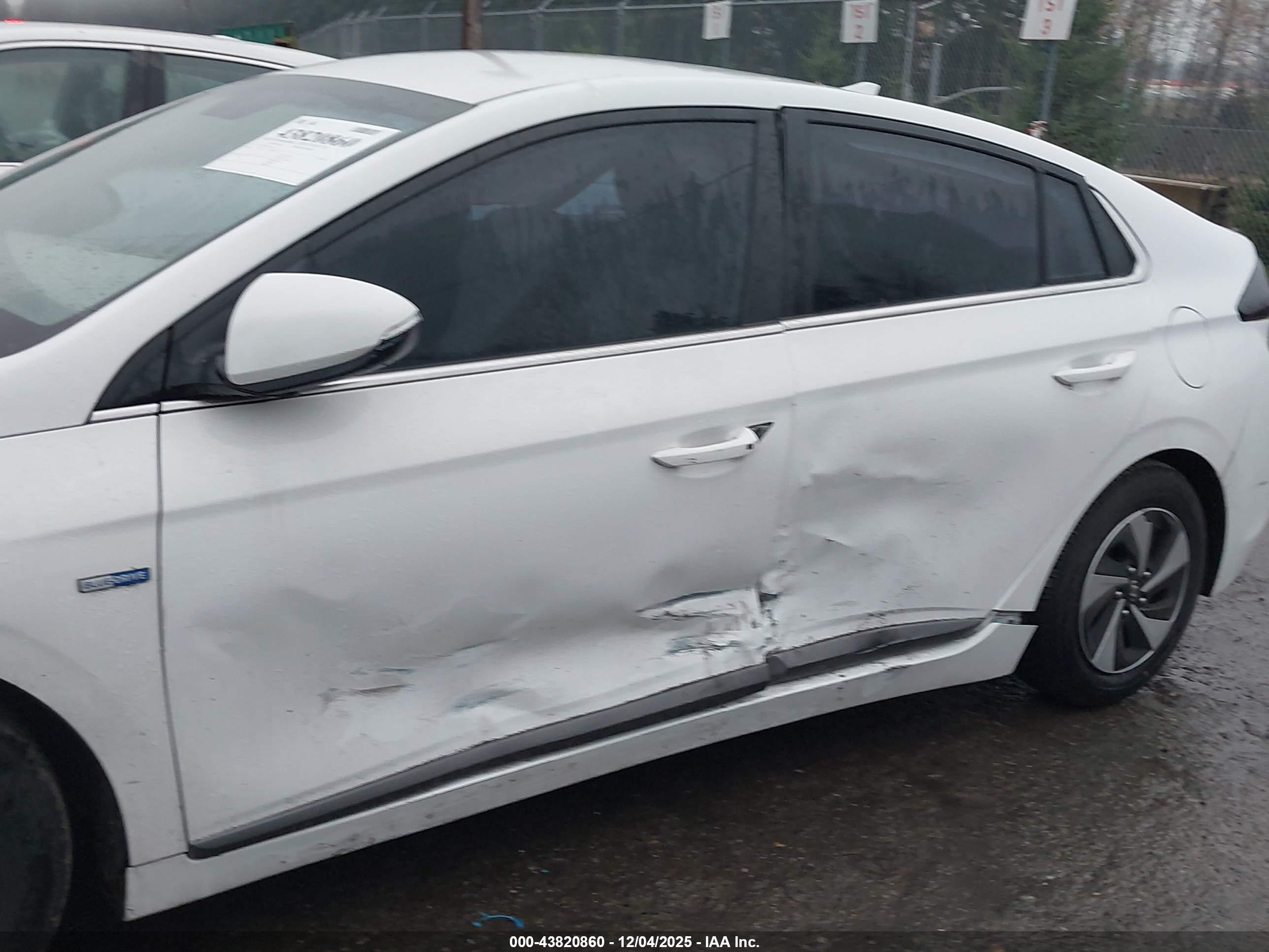 HYUNDAI IONIQ image 6