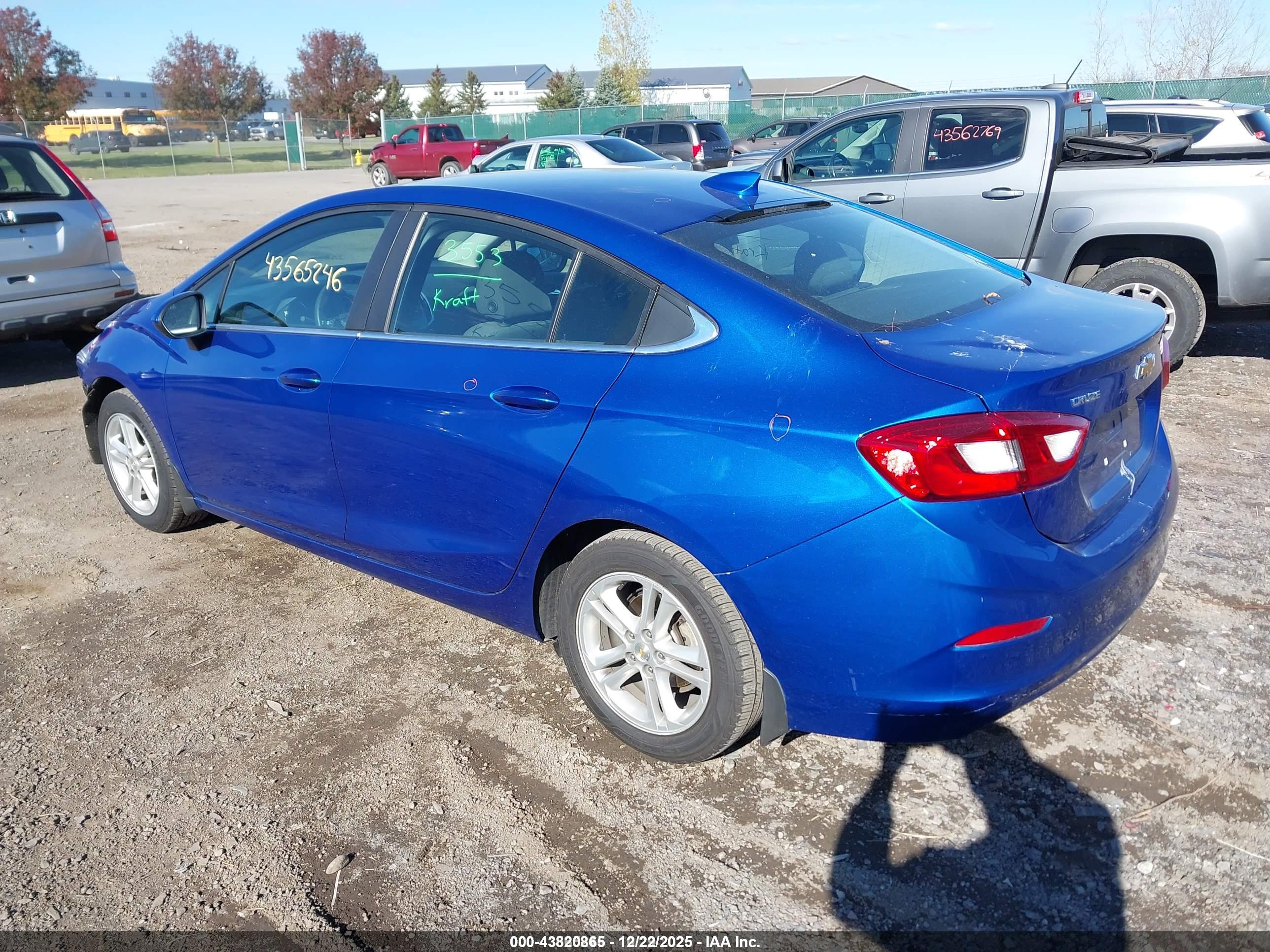 CHEVROLET CRUZE image 3