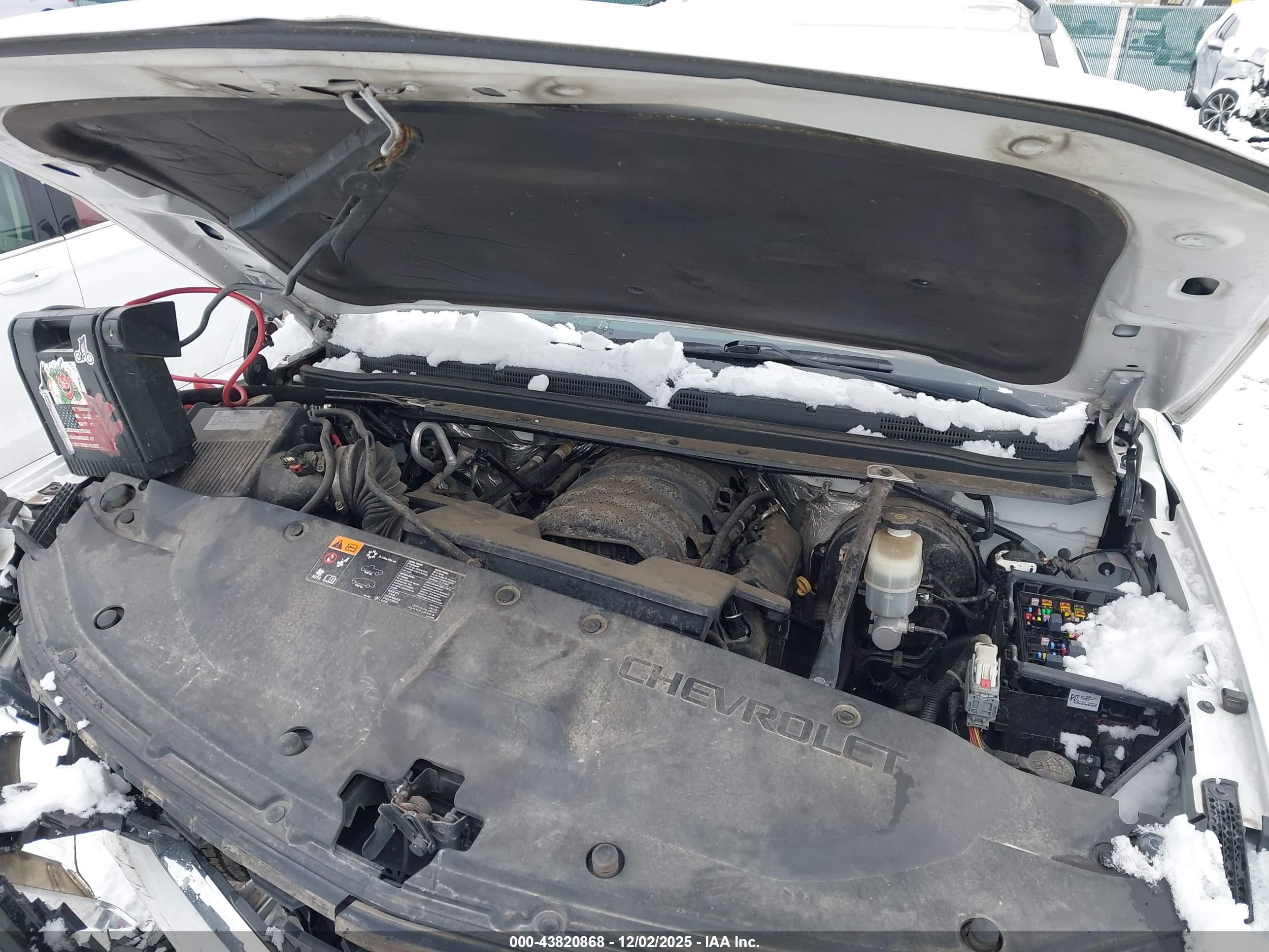 CHEVROLET TAHOE image 10