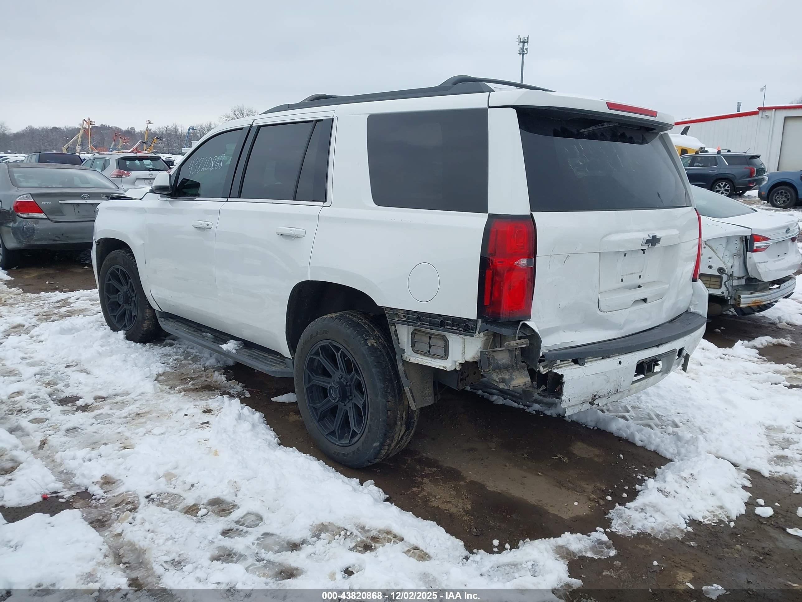 CHEVROLET TAHOE image 3