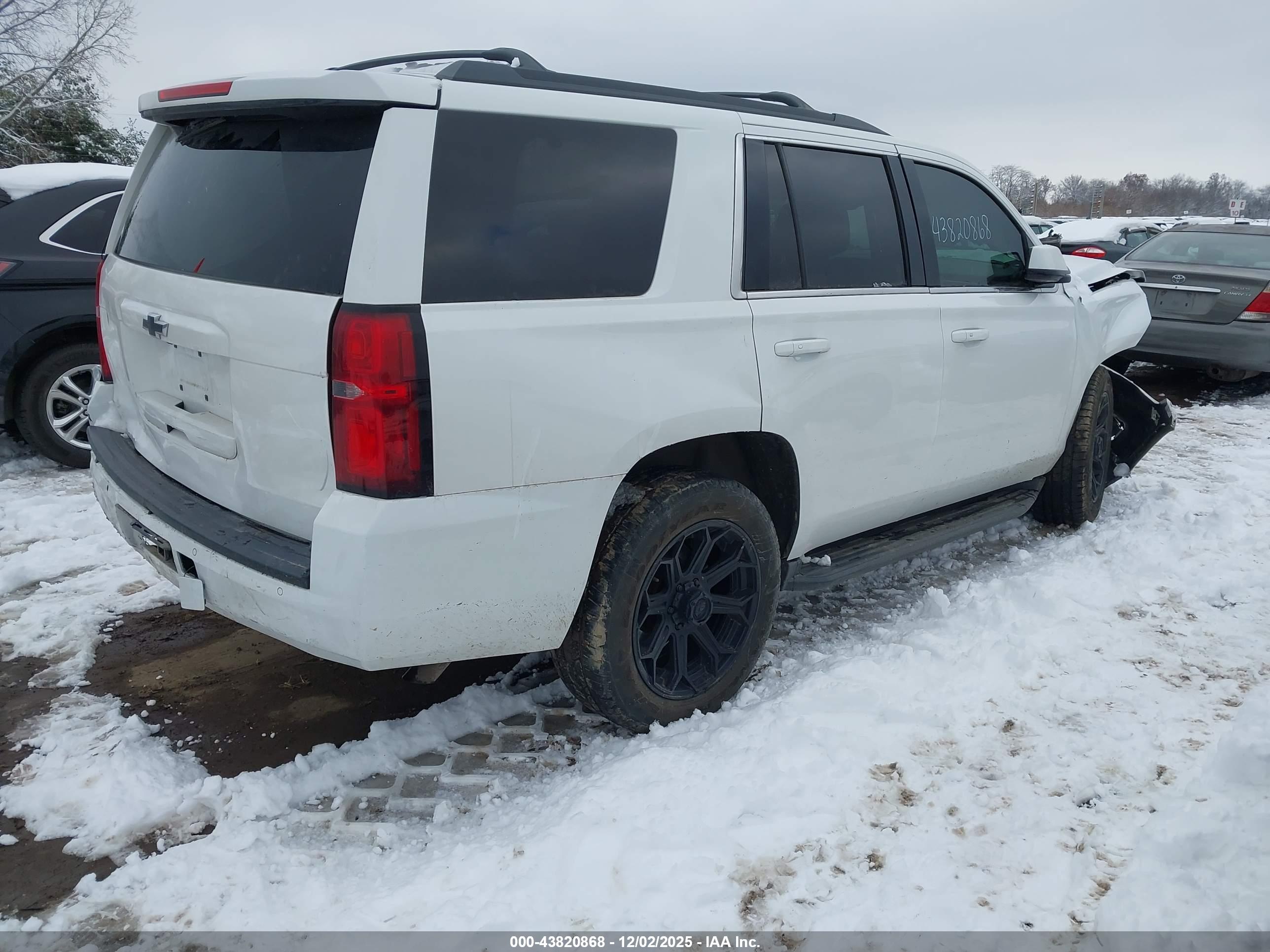 CHEVROLET TAHOE image 4