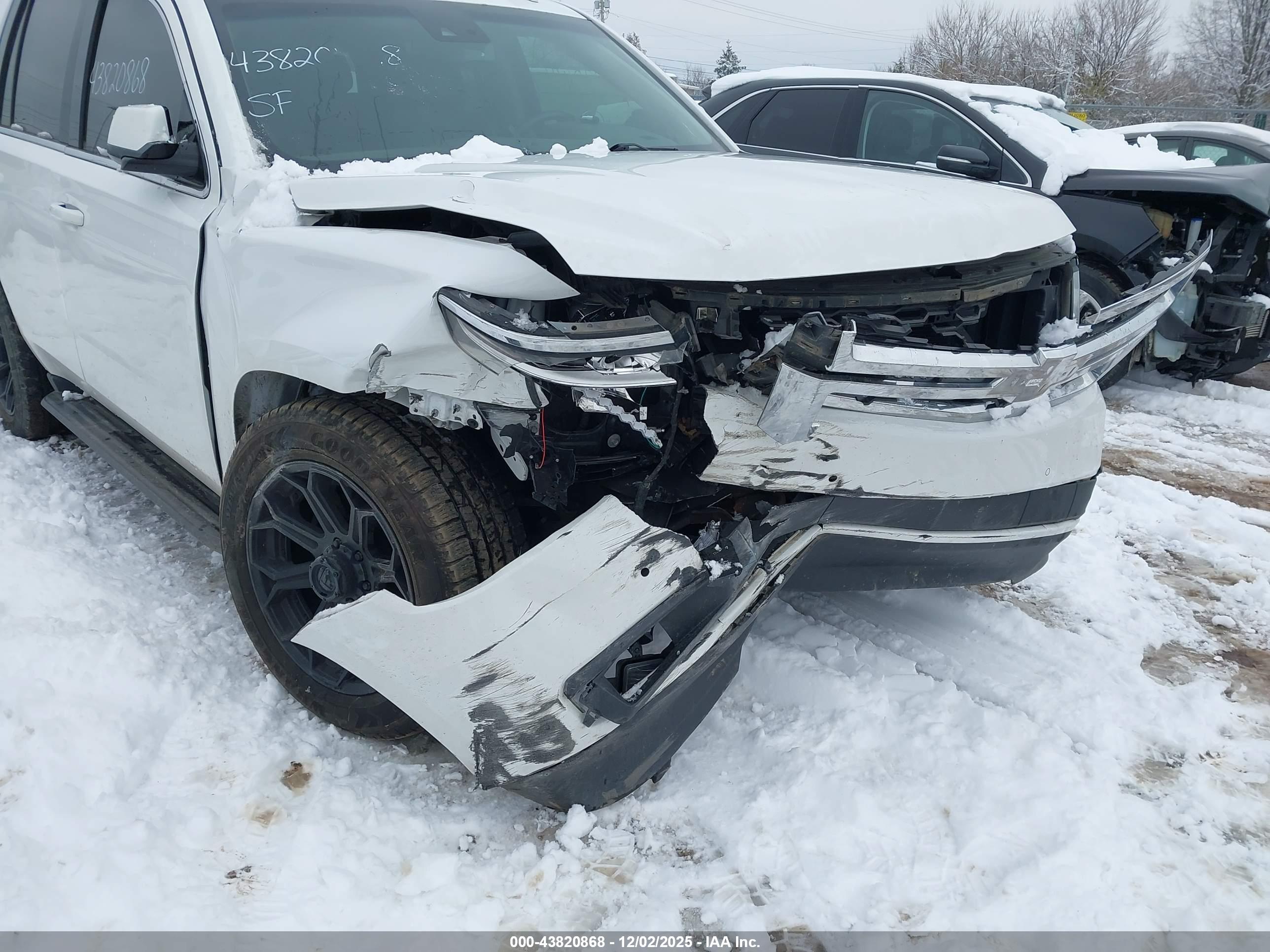 CHEVROLET TAHOE image 6