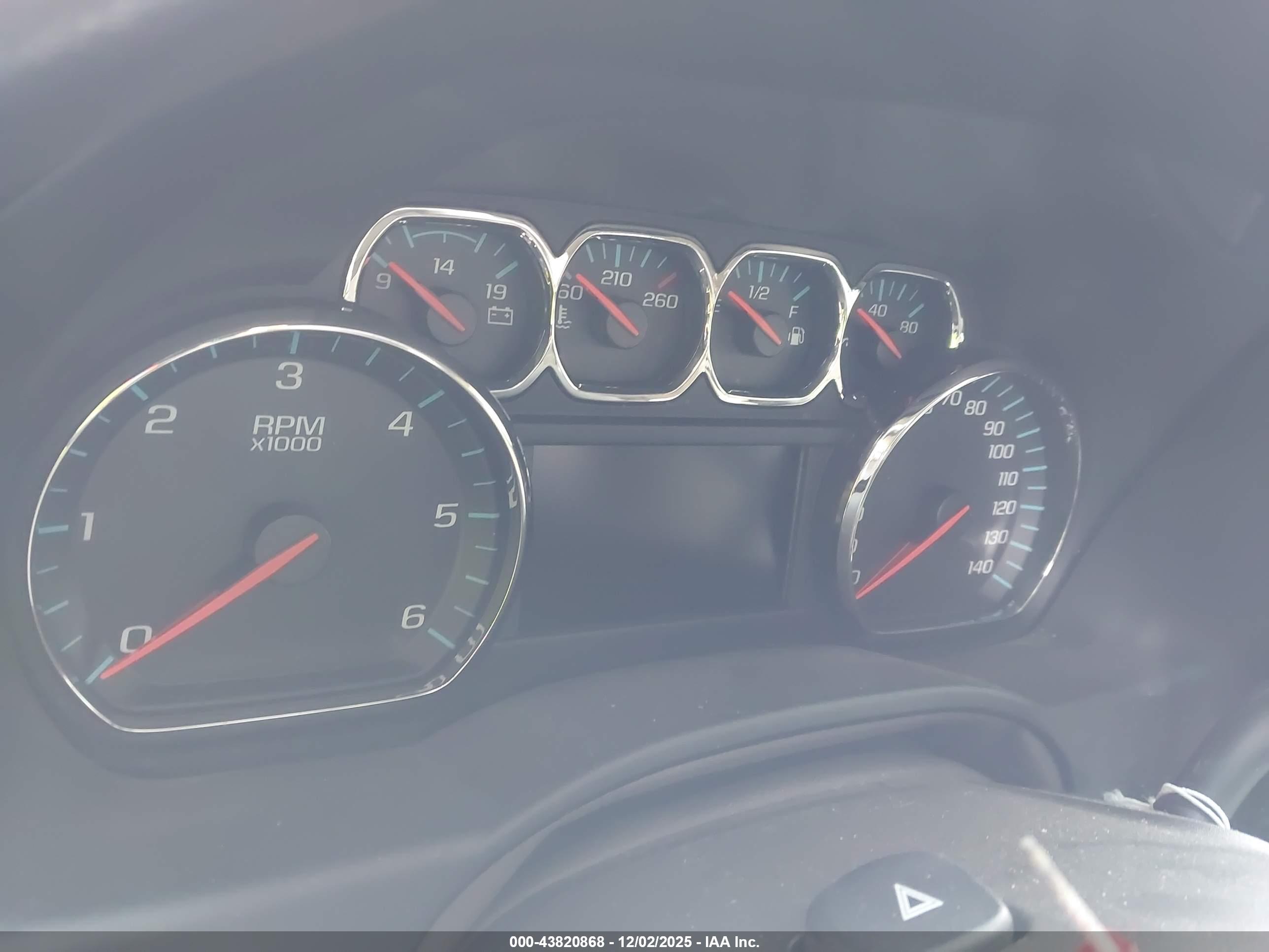CHEVROLET TAHOE image 7