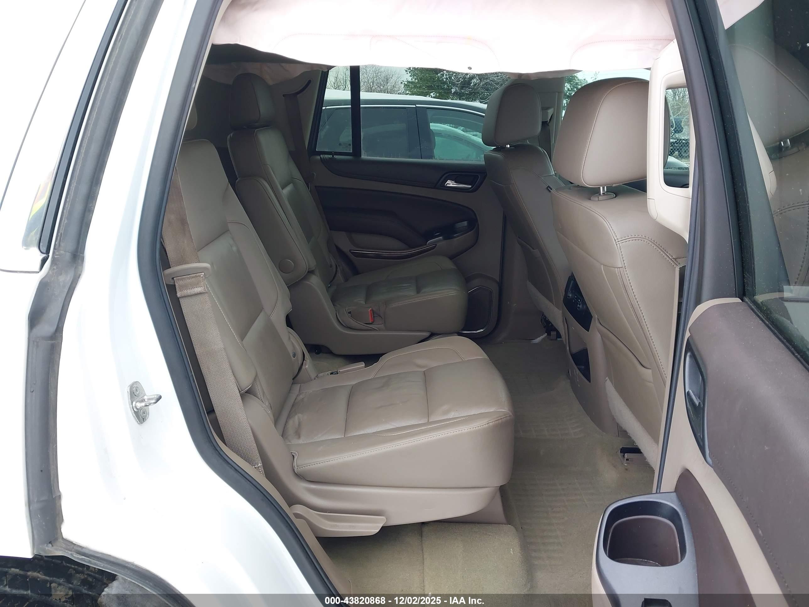CHEVROLET TAHOE image 8
