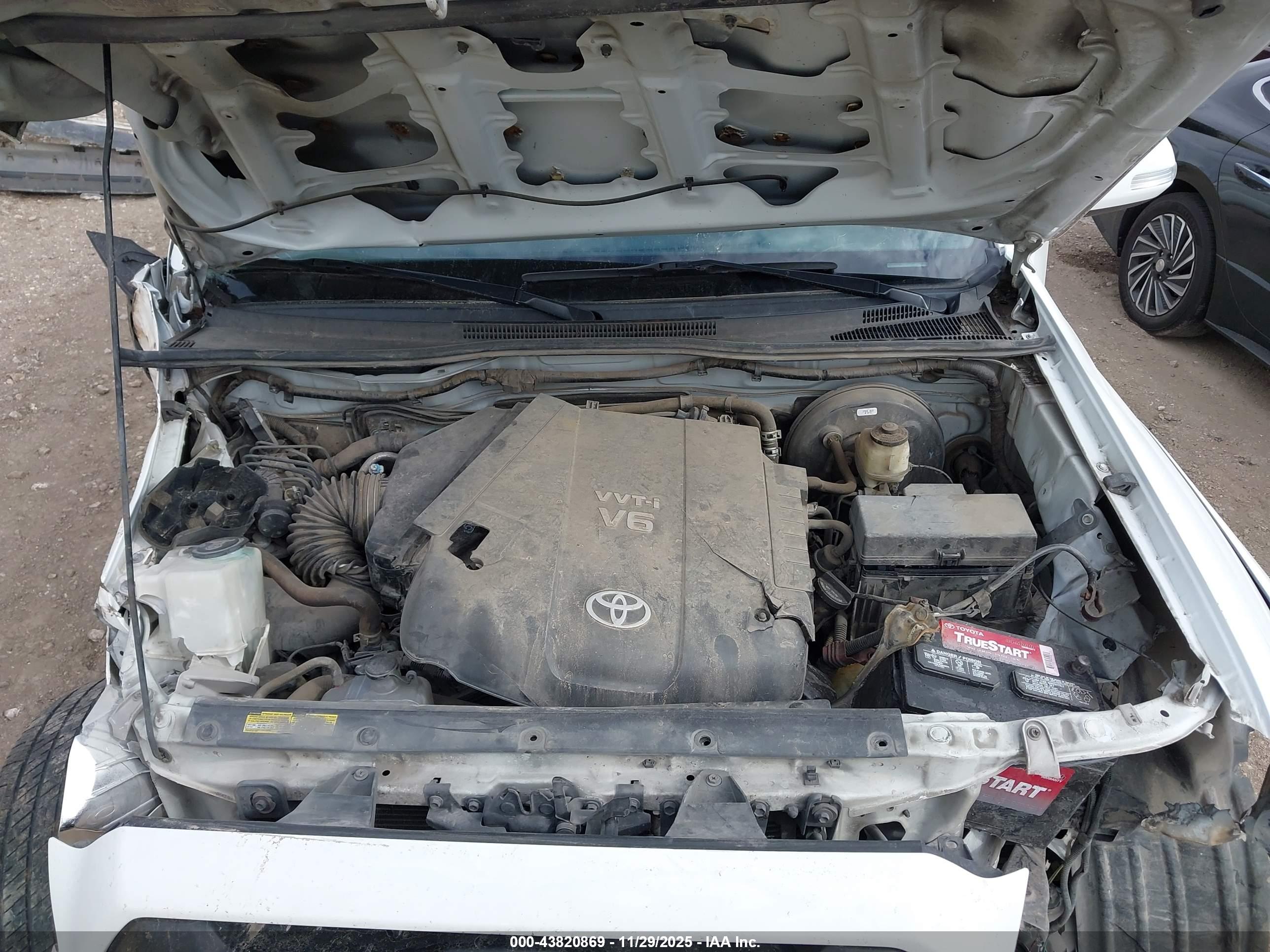TOYOTA TACOMA image 10