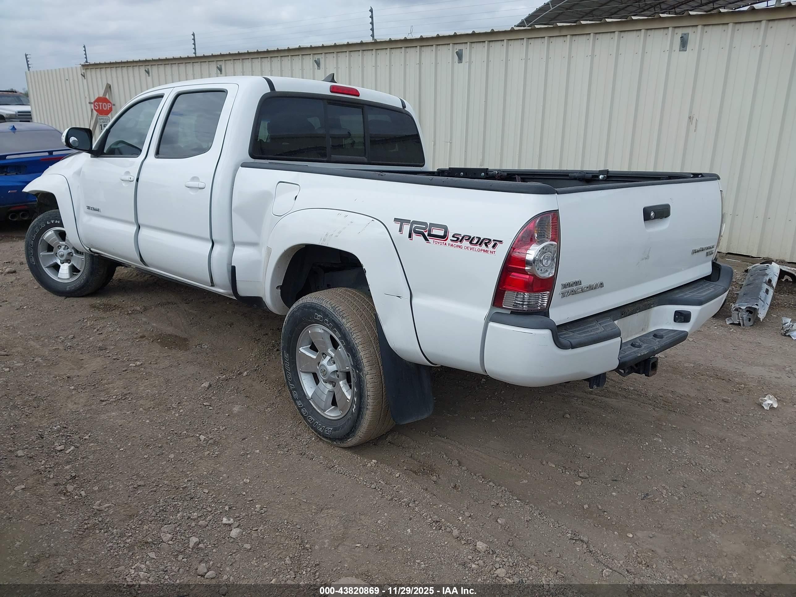 TOYOTA TACOMA image 3