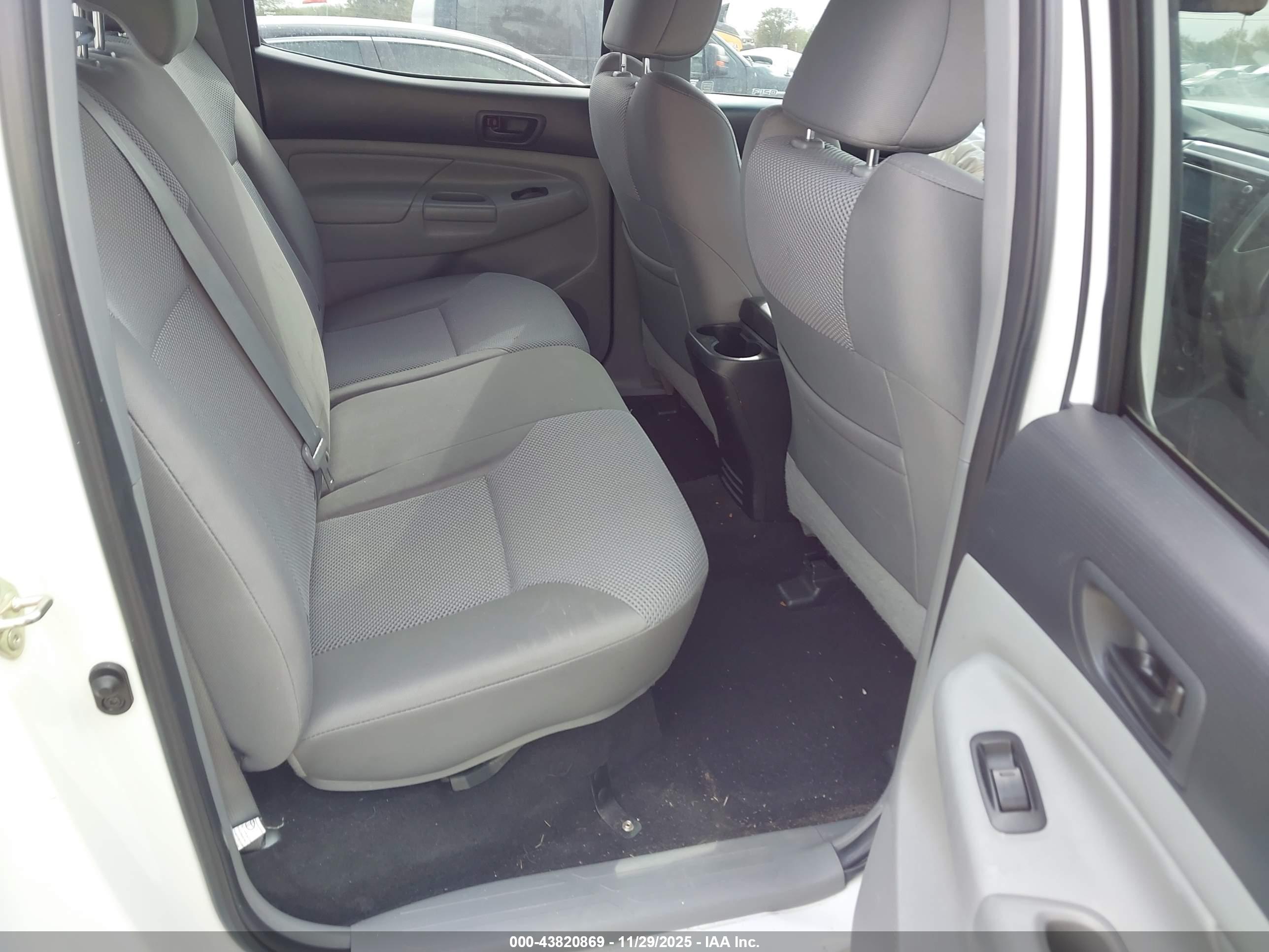 TOYOTA TACOMA image 8